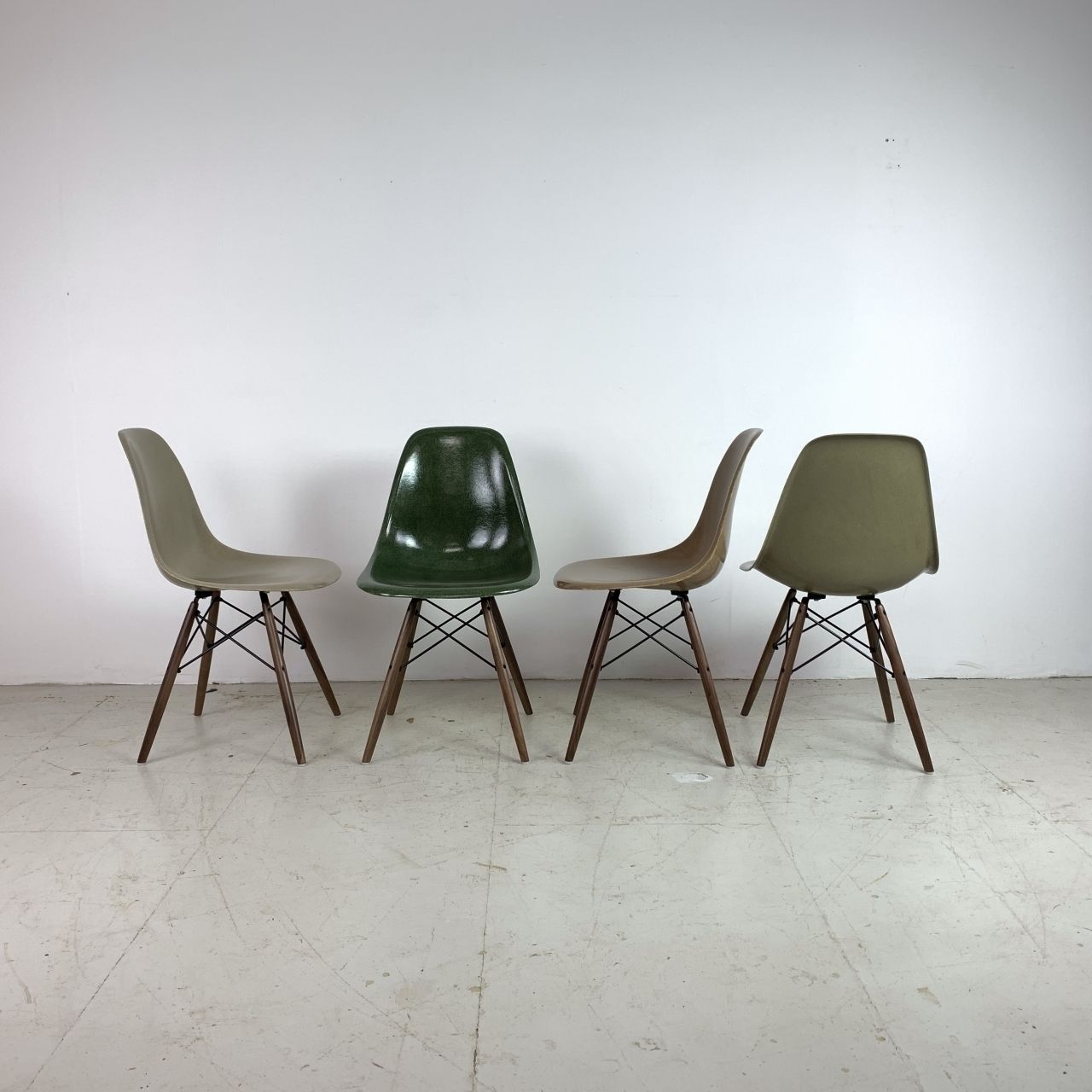 Eames Herman Miller Dsw Side Chairs In Ligh Greige, Dark Olive, Tan And Umber photo vinterior