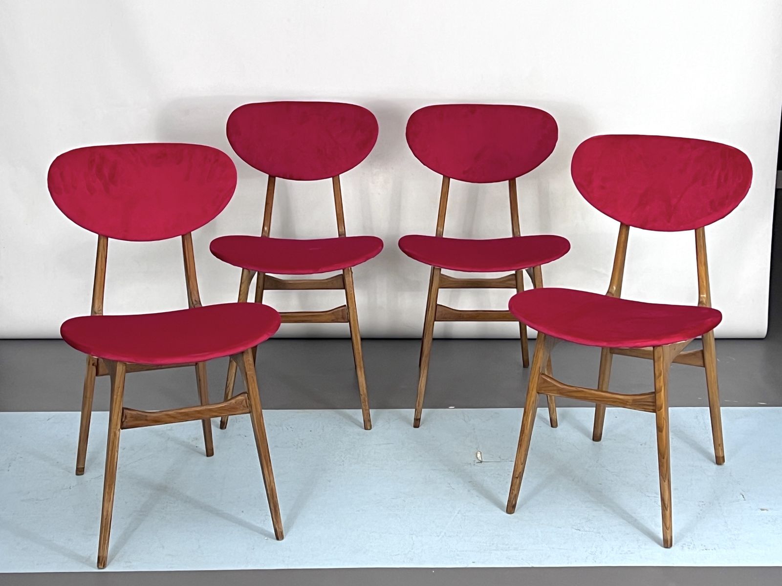 Mid Century Set Of Four Red Velvet And Wood Dining Chairs. Italy 1950s