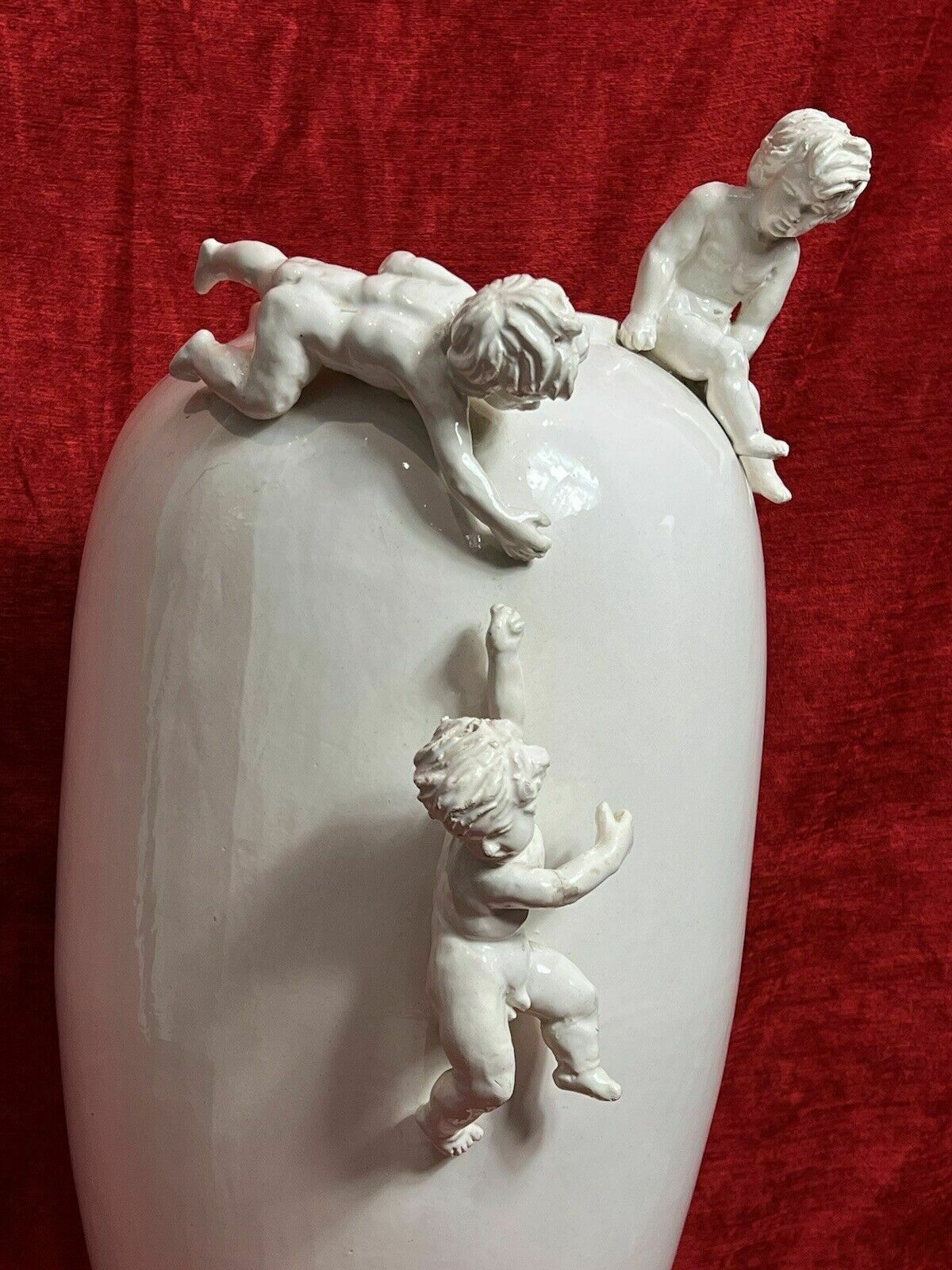 Home Decor Wonderful Large French Porcelain Vase With Trio Of Putti photo
