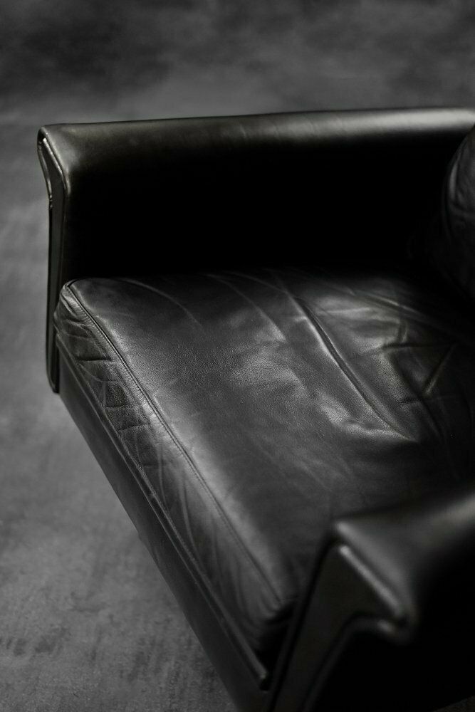 Mid Century Danish Modern Minimalist Zwartleren Draaifauteuil Van Georg Thams, Jaren 1960 photo furniture