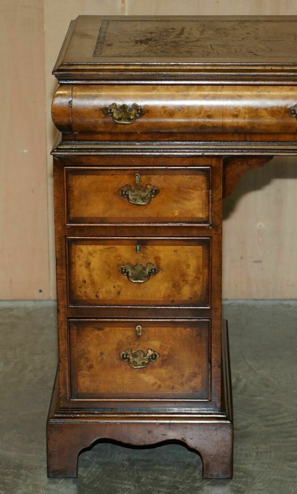 Lovely Antique Victorian Burr Walnut Cushion Drawer Brown Leather Partner Desk photo for sale