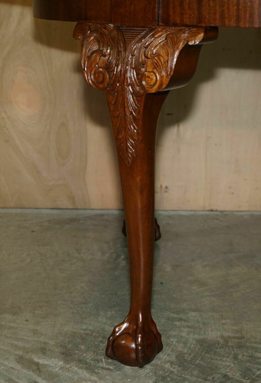 Lovely Antique Circa 1920 English Hand Carved Walnut Claw & Ball Dining Table photo vinterior