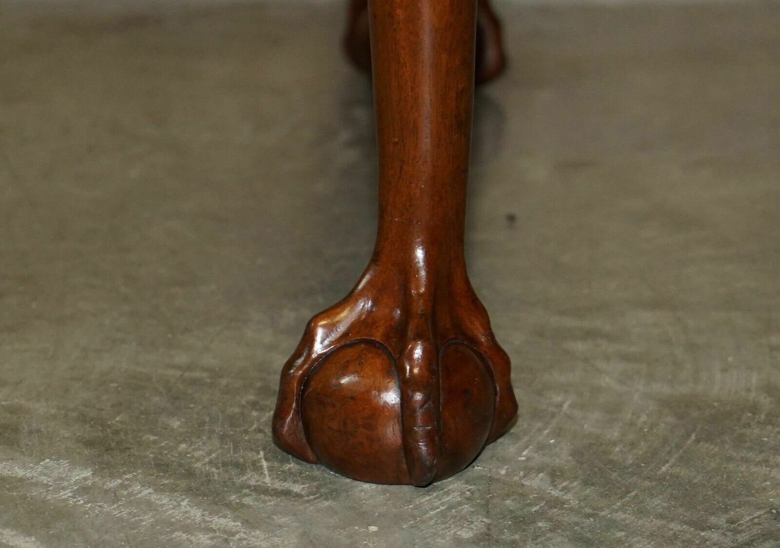Lovely Antique Circa 1920 English Hand Carved Walnut Claw & Ball Dining Table photo vintage