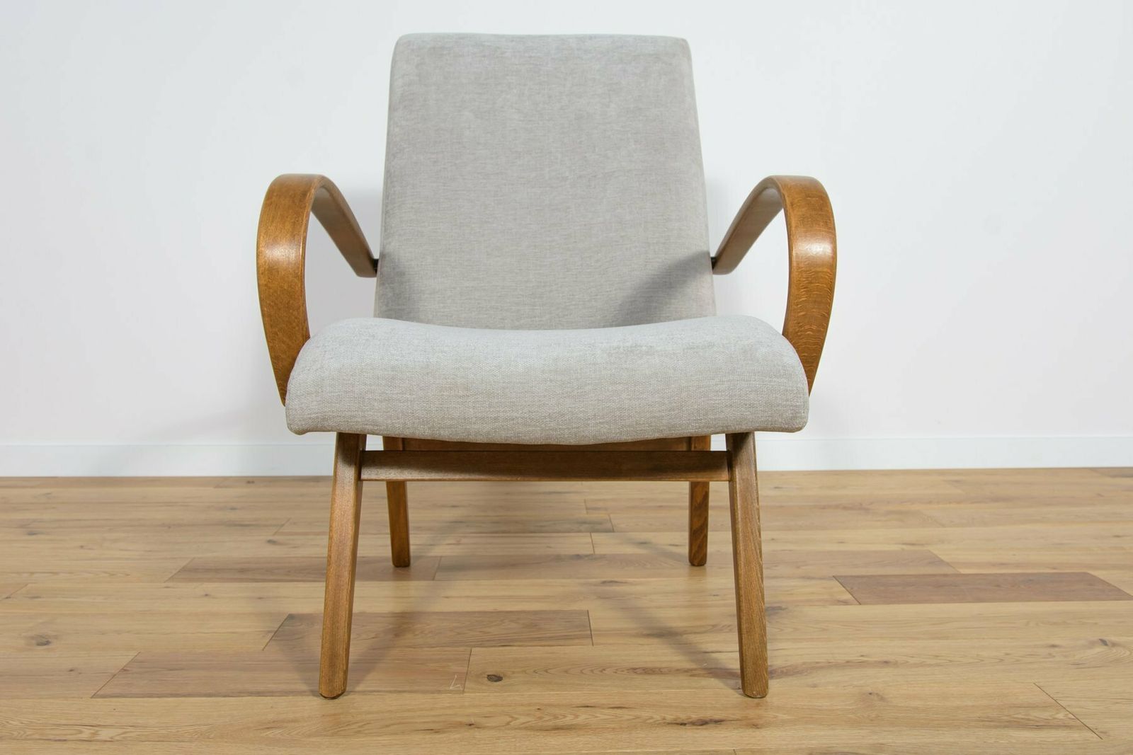 845.0 Model 53 Armchairs By Jaroslav Smidek For Ton 1960s Set Of 2 photo
