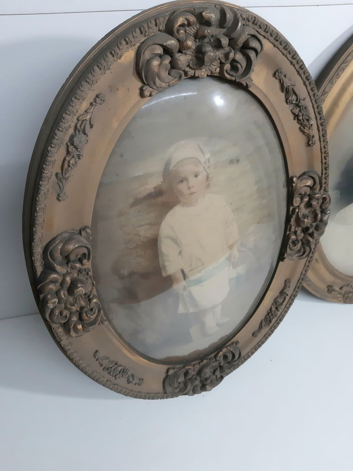 2 X Gold Gilt Bubble Glass Victorian Pictures And Frames photo Art