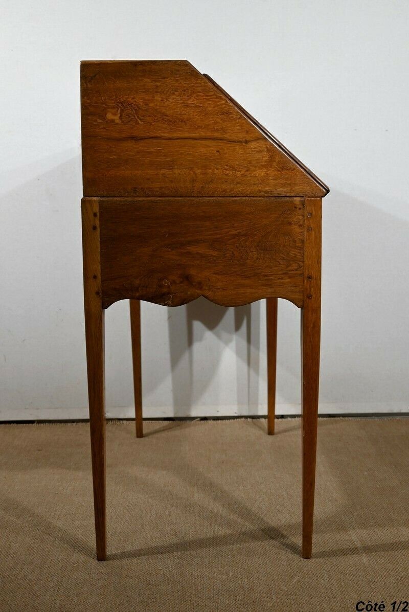 photo vintage Sloping Oak Desk, Directoire Style 2nd Part Of The 19th Century