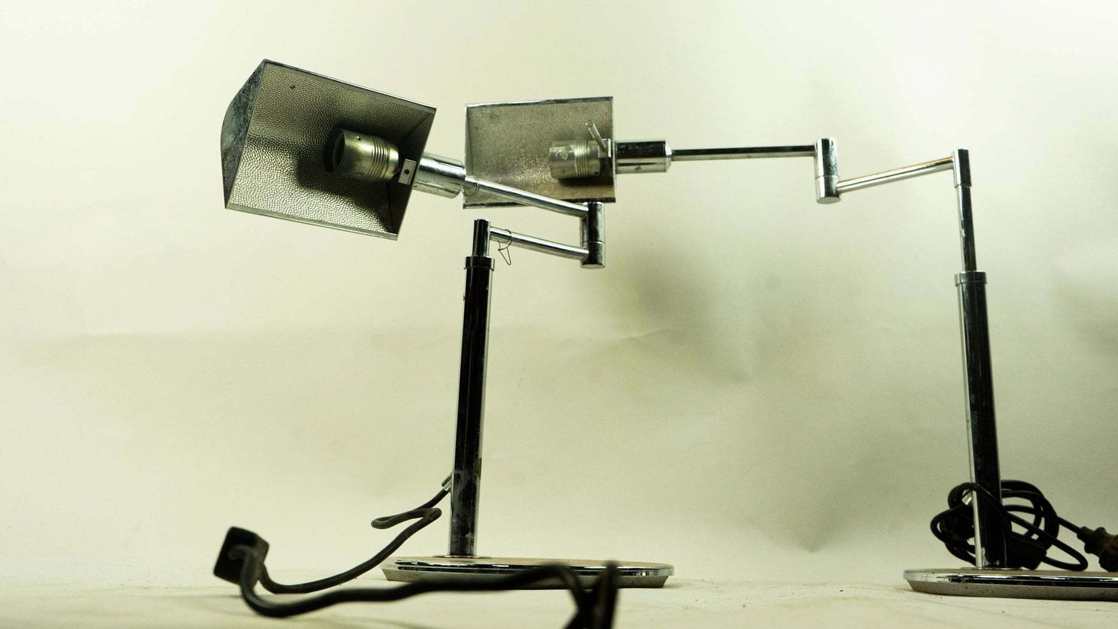Height Adjustable Swivel Desk Lamp