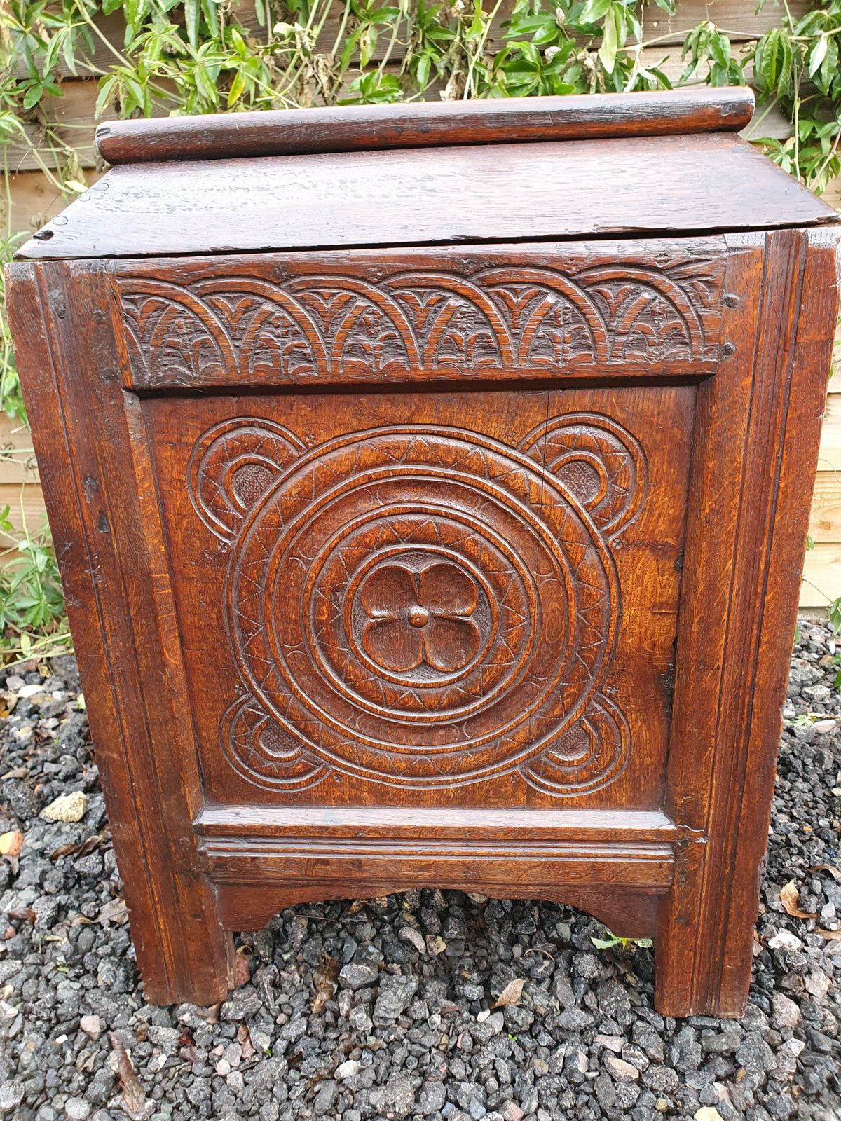 Unusual Oak Log Bin, Made From Pieces Of 17th Century Timber photo vinterior