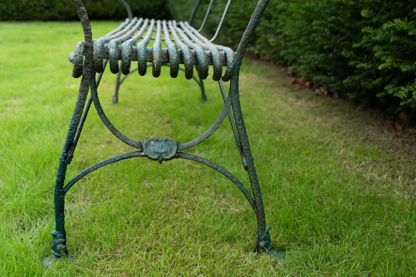 photo vintage Antique 19th Century Arras Garden Bench