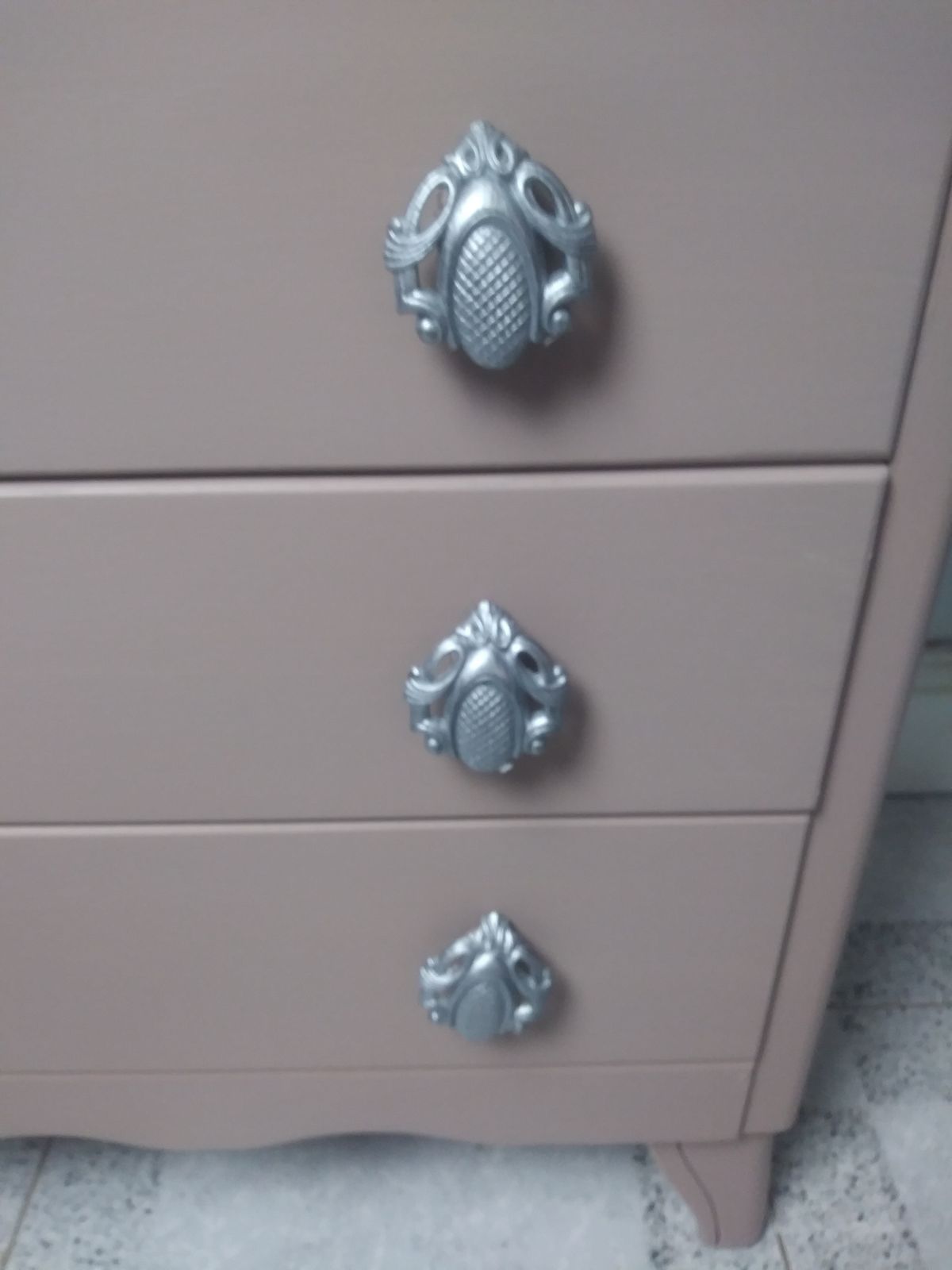 Stunning Harris Lebus Five Drawer Chest Hand Painted In Damask Original Handles And Carved Detail Finished In Silver photo vinterior