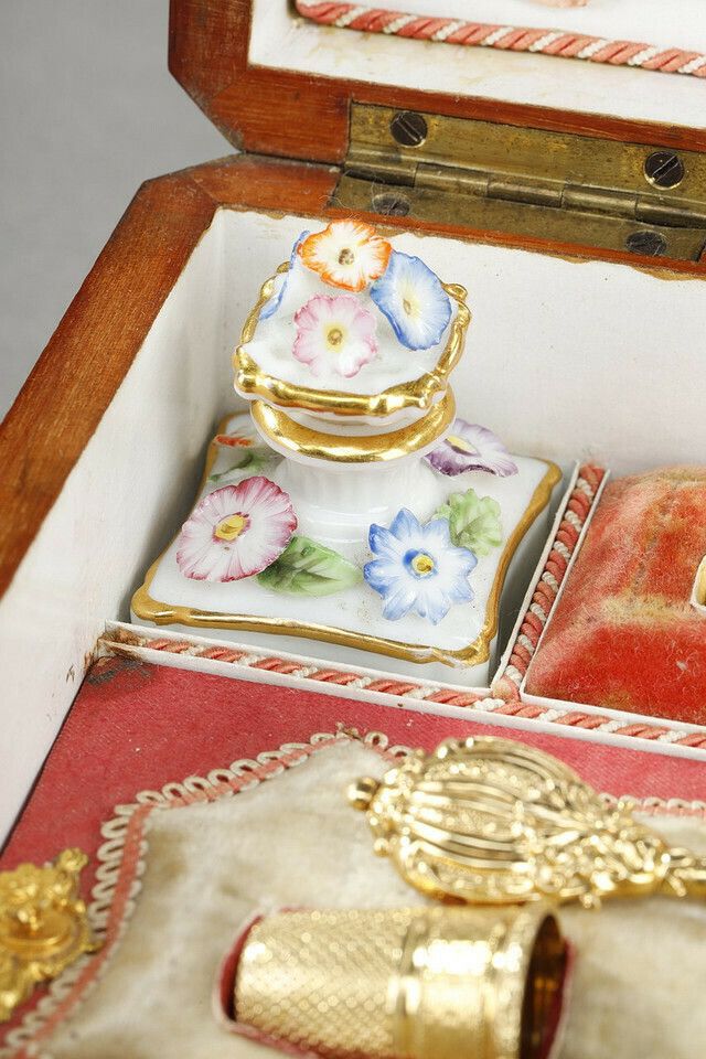 Sewing Box In Rosewood Veneer, Gold And Silver, Restoration Period photo 3233.0
