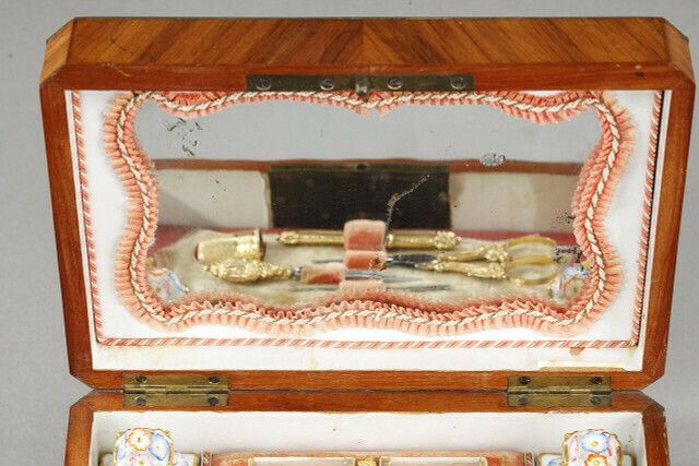 Sewing Box In Rosewood Veneer, Gold And Silver, Restoration Period photo vintage
