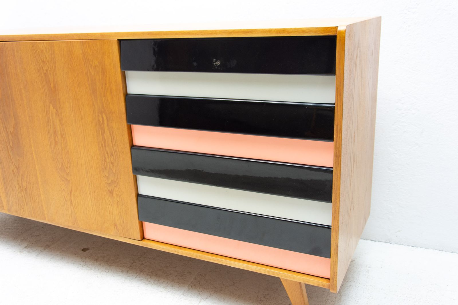 photo vinterior Mid Century U 460 Sideboard By Jiří Jiroutek For Interiér Praha