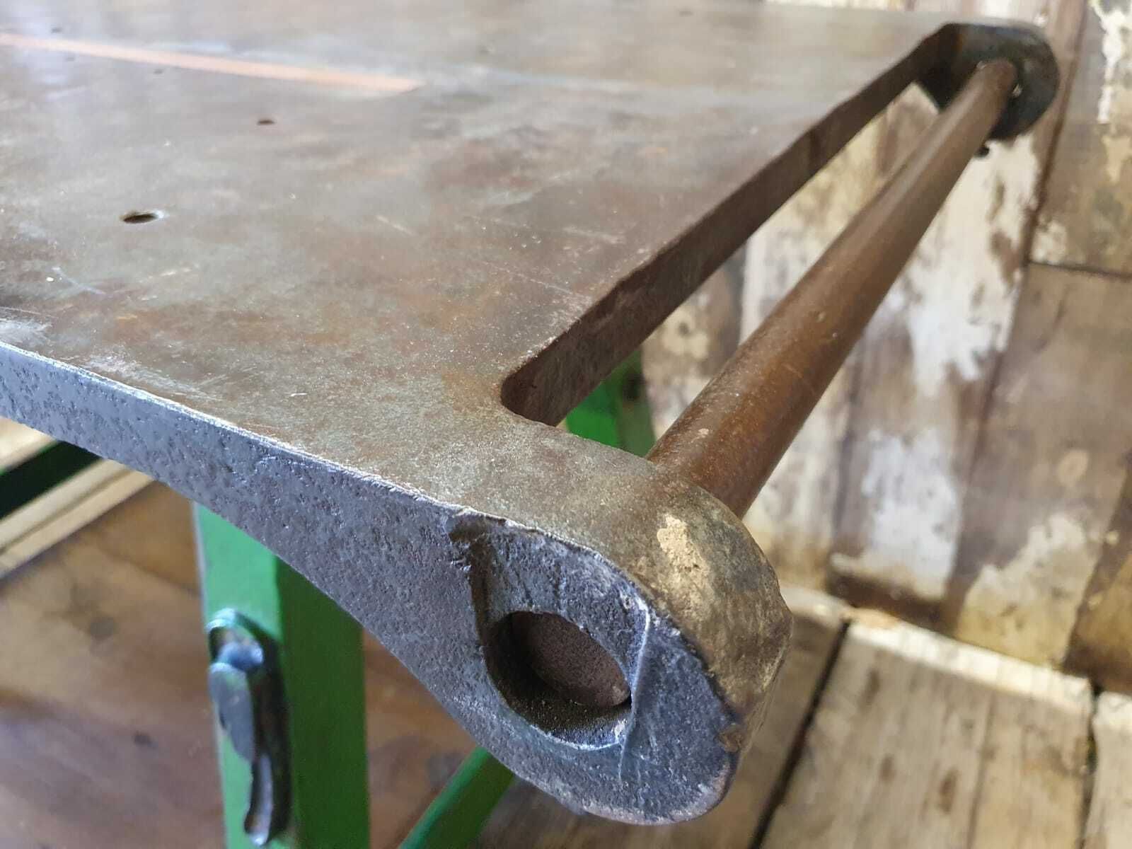 Industrial Console photo vinterior