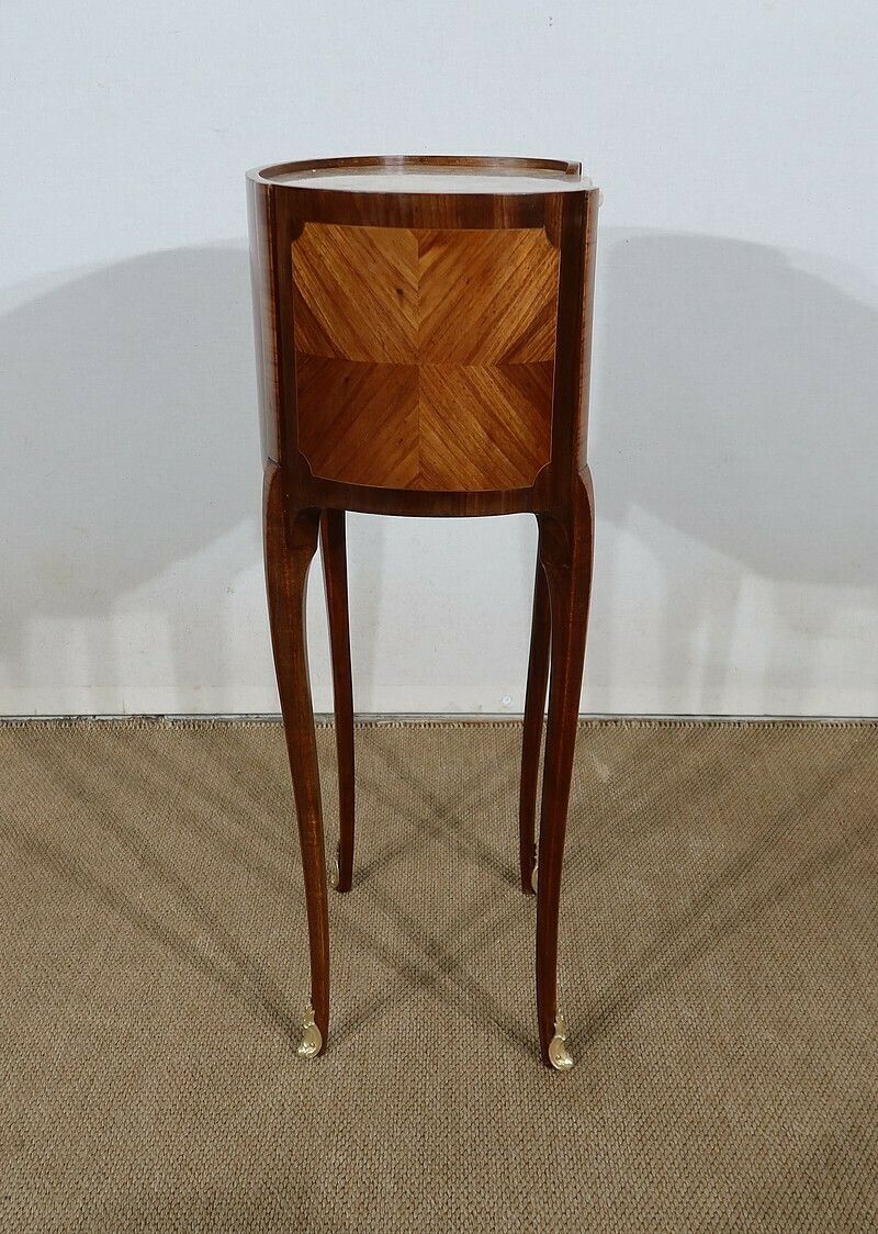 2945.8 Elegant Small Kidney Table, Early 20th Century photo