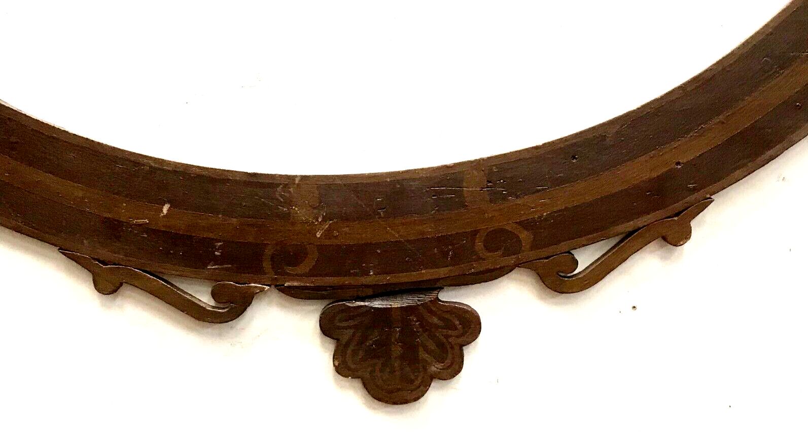 Suite Of Twelve Oval Frames In 20th Century Patinated Fir photo furniture