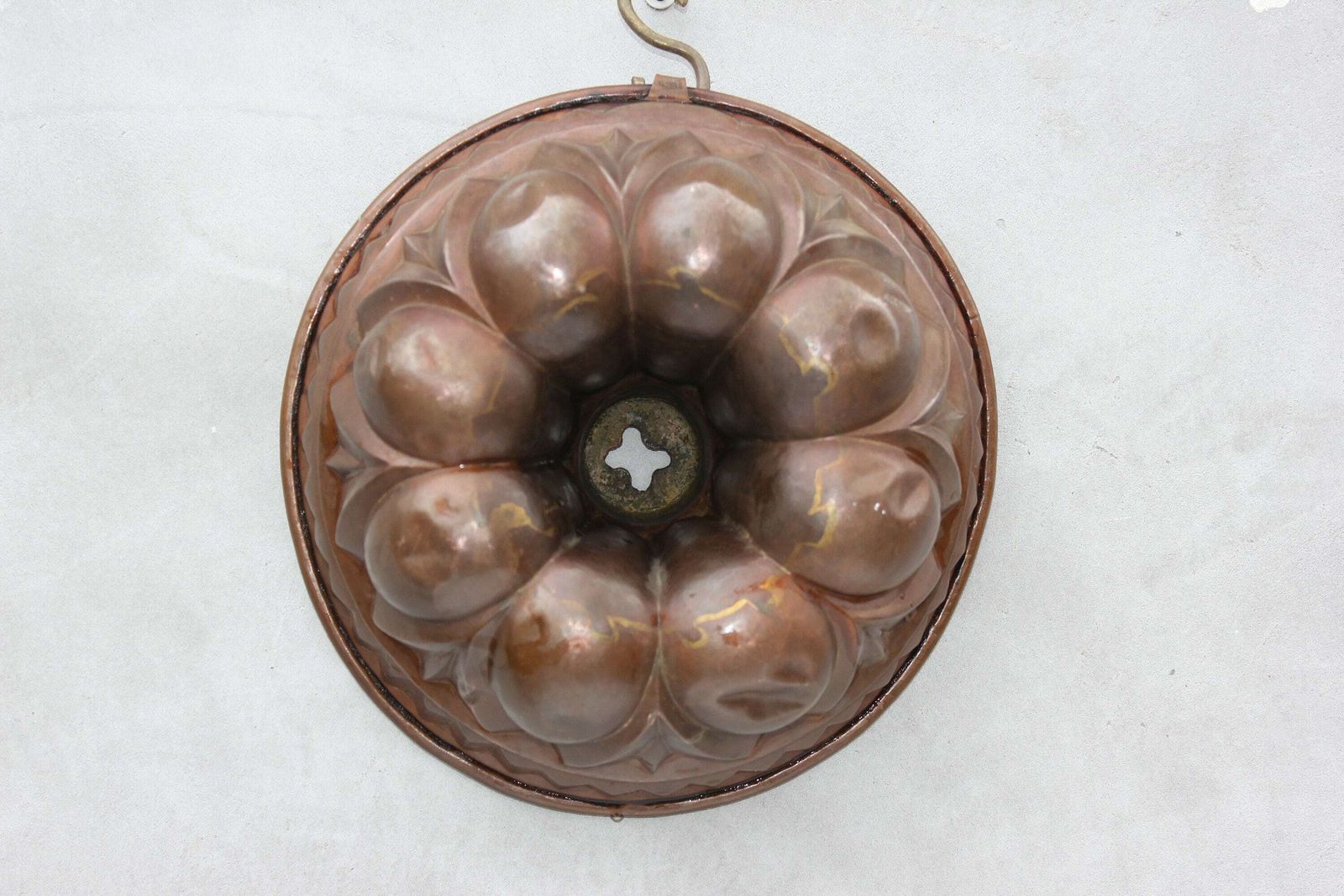 Jello Cake Mold Heavy Copper Baking Pan Ornate Detail Original Patina Dessert Mold Food Photo Prop photo 80.0