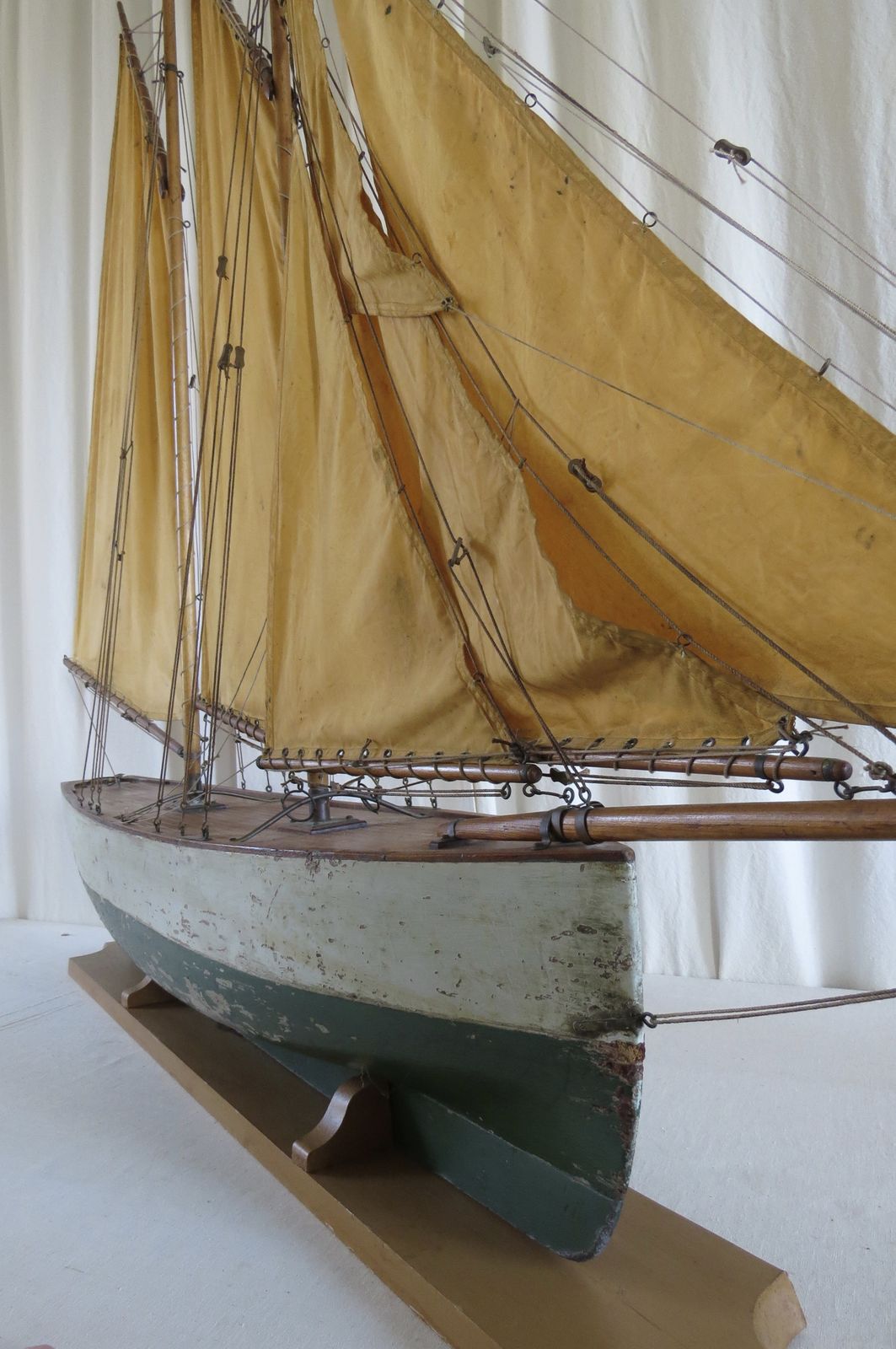 photo furniture Model Pond Yacht / Pilot Cutter Sailing Yacht, Late 19th Century.