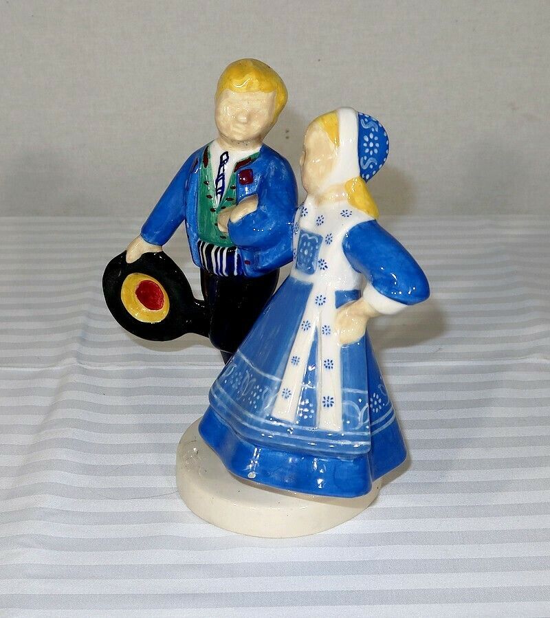 “Couple Of Young Dancers” Earthenware, By R. Micheau Vernez, Manufacture Henriot Quimper – Mid 20th Century photo Home Decor