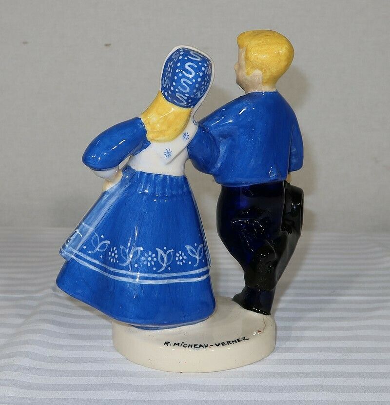 “Couple Of Young Dancers” Earthenware, By R. Micheau Vernez, Manufacture Henriot Quimper – Mid 20th Century photo vintage