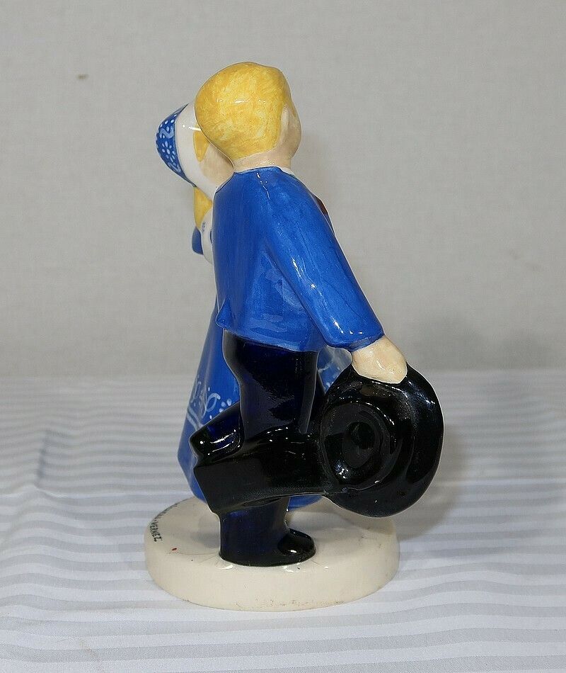 photo for sale “Couple Of Young Dancers” Earthenware, By R. Micheau Vernez, Manufacture Henriot Quimper – Mid 20th Century
