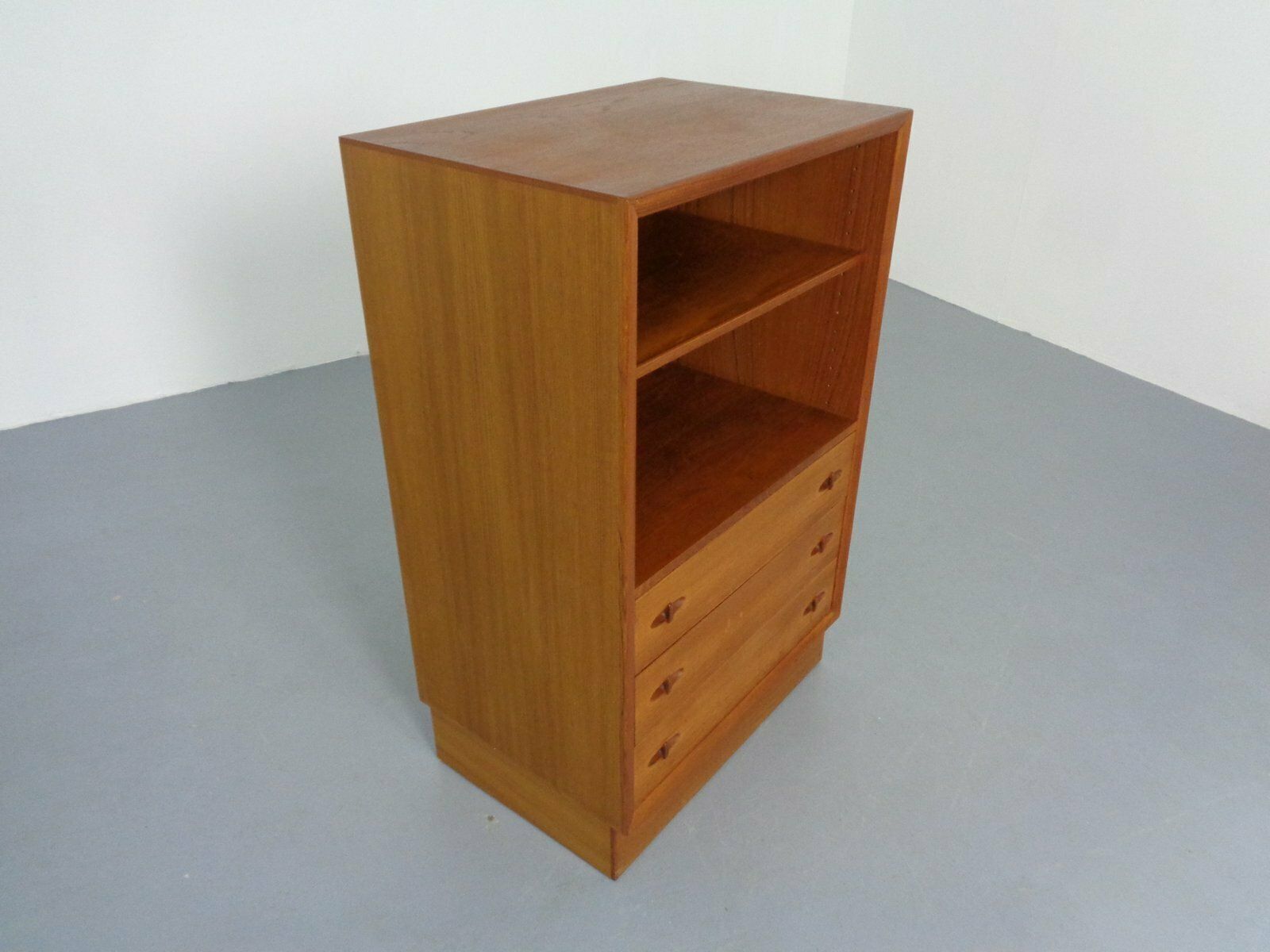 Teak Chest Of Drawers By H. W. Klein For Bramin, 1960s photo 694.0