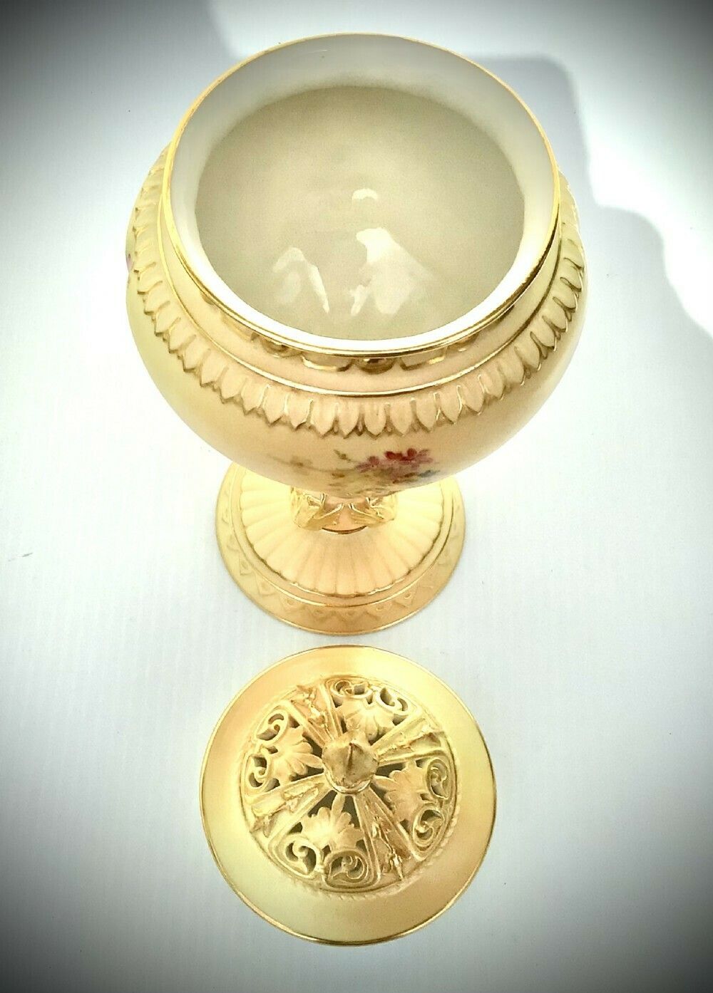 Antique Royal Worcester Blush Ivory Pot Pourri Pedestal Vase photo for sale