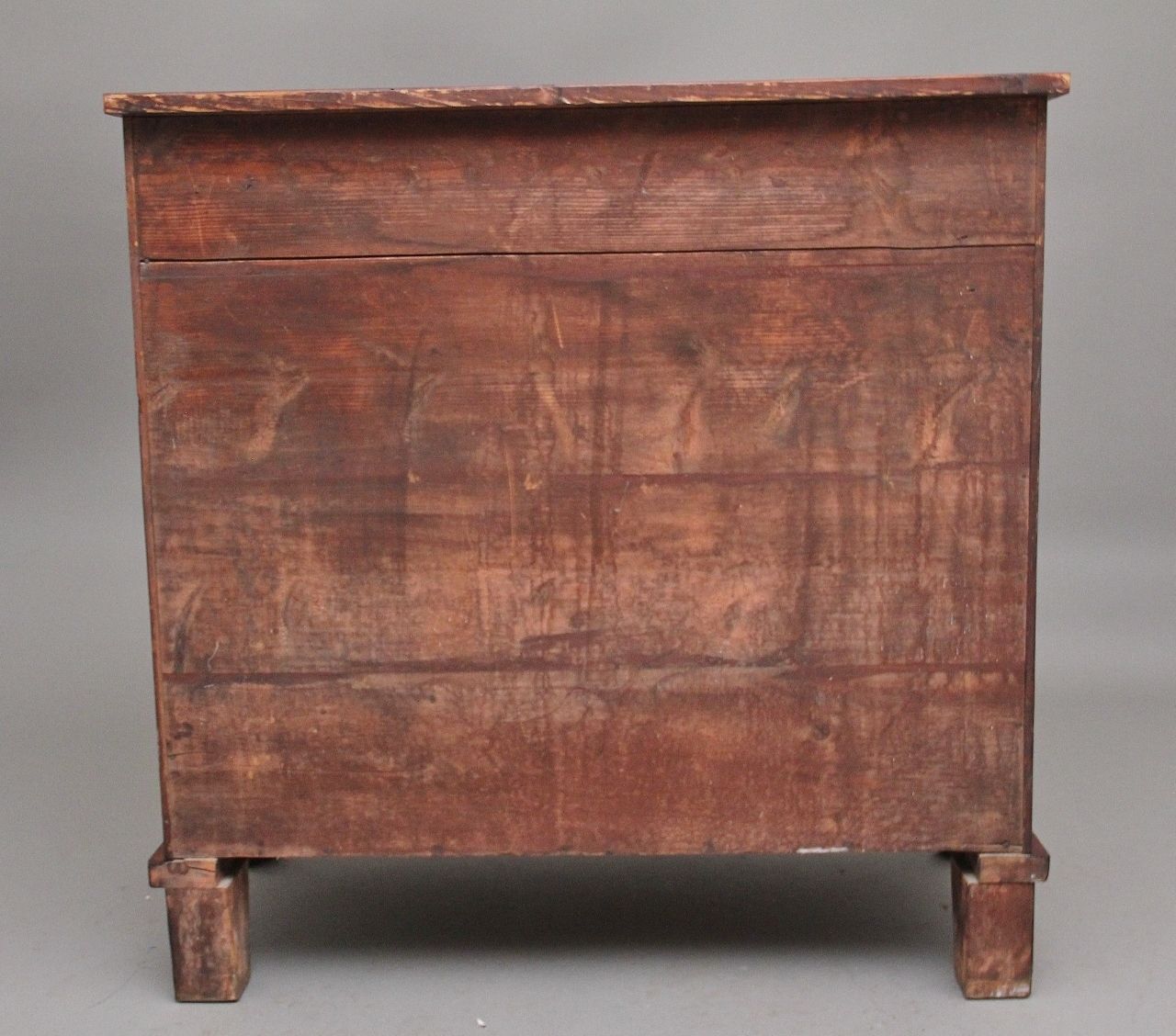 A Highly Decorative Early 19th Century Flame Mahogany And Inlaid Bowfront Chest Of Drawers photo 1650.0
