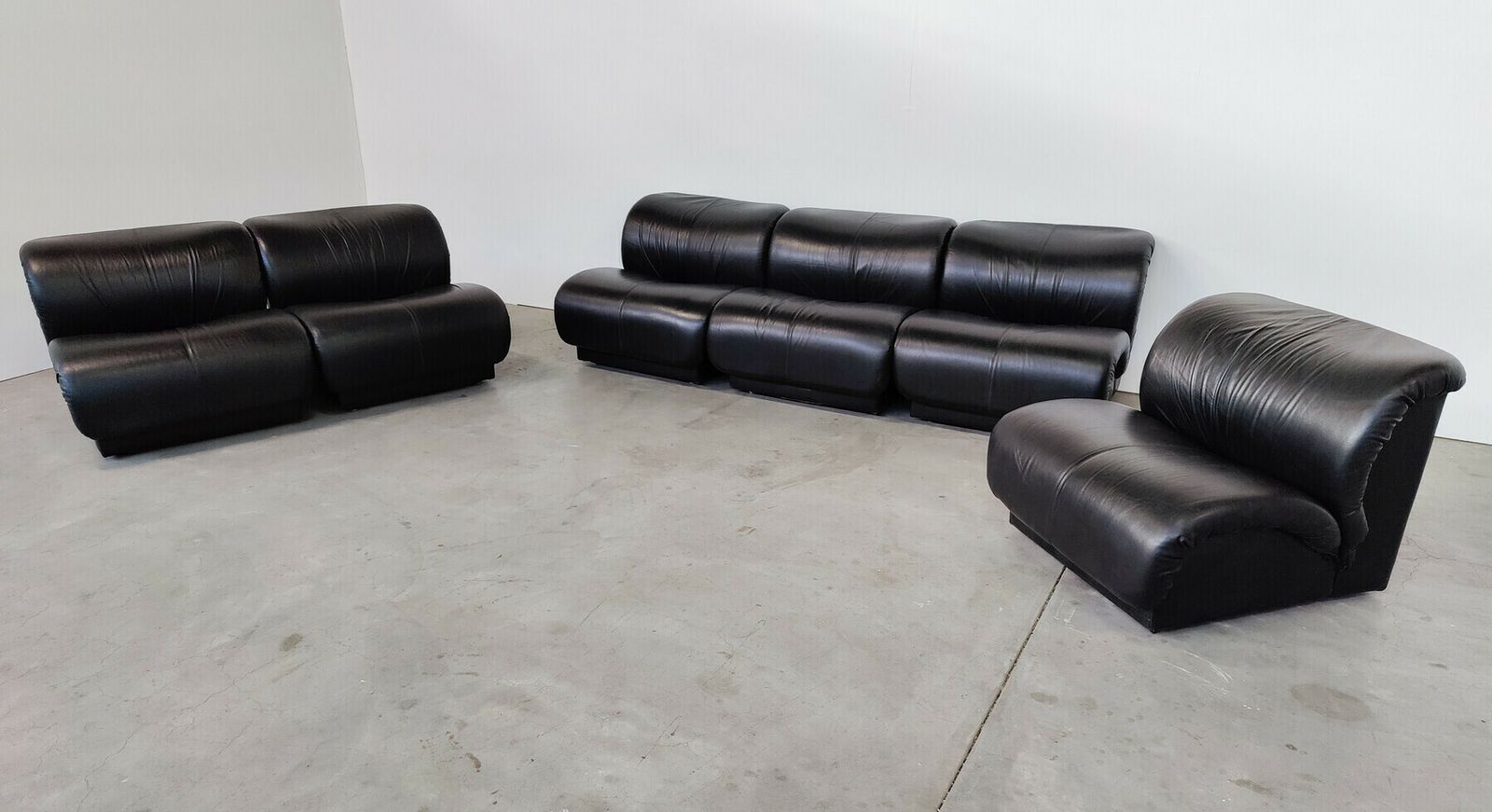 Mid Century Modern Black Leather Modular Sofa By Doimo Salotti