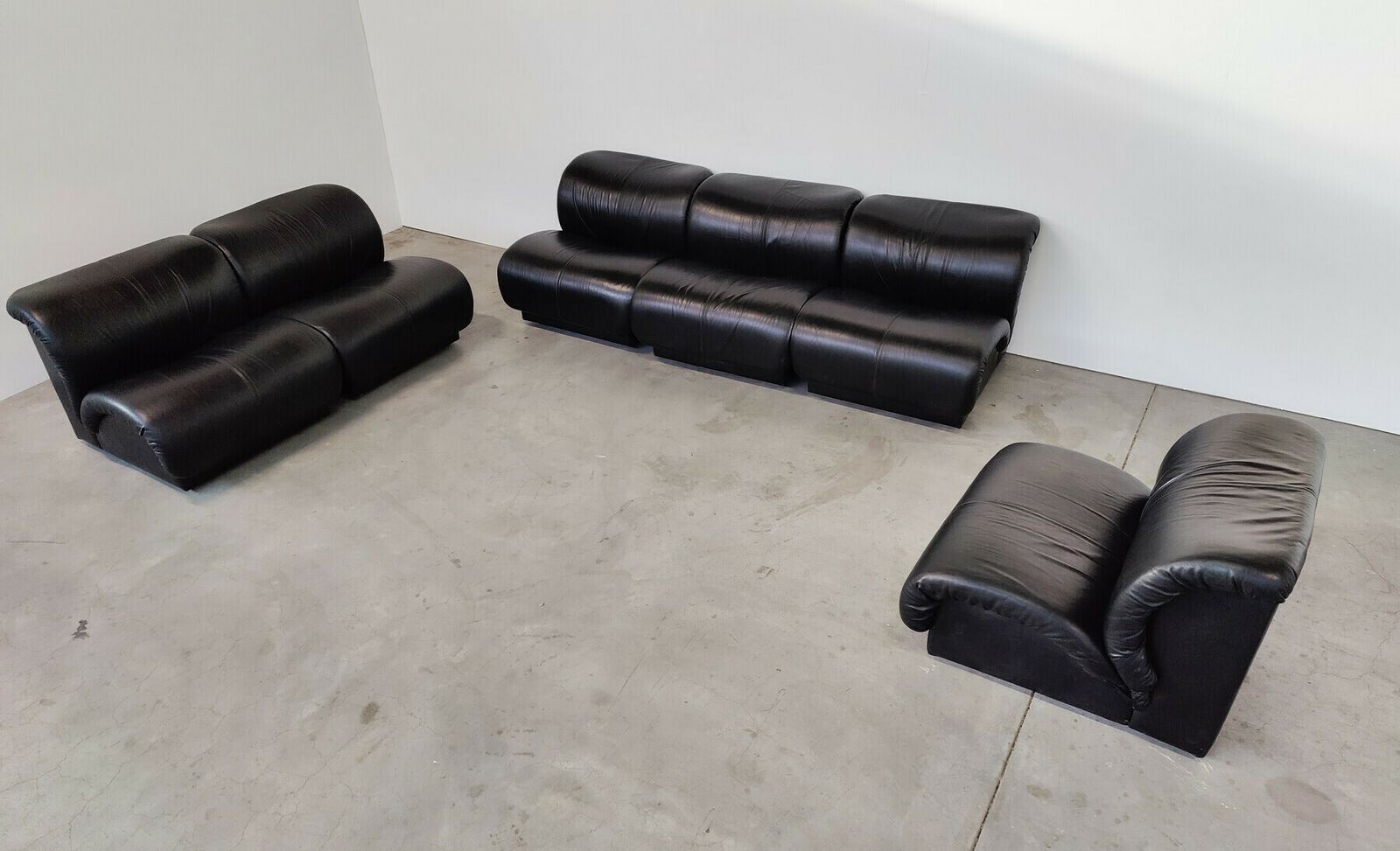 Mid Century Modern Black Leather Modular Sofa By Doimo Salotti photo furniture