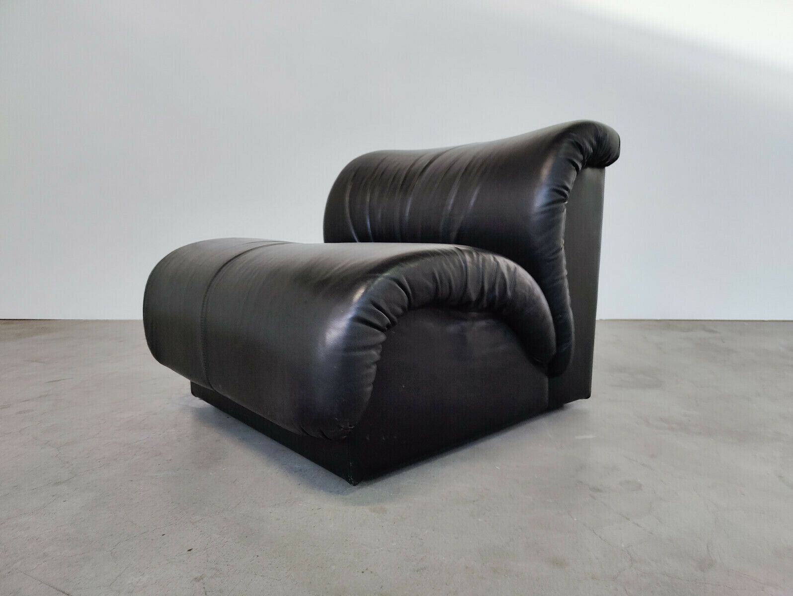 Mid Century Modern Black Leather Modular Sofa By Doimo Salotti photo vintage