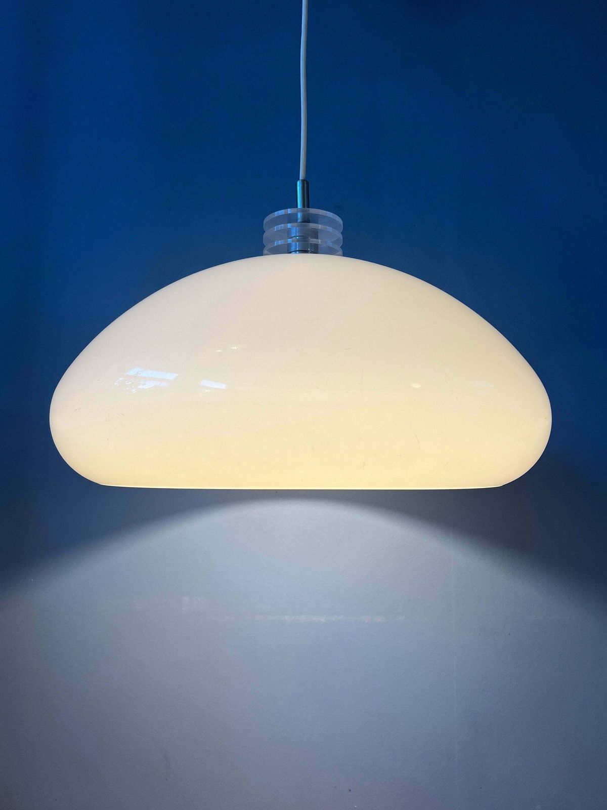 Mushroom Hanglamp – Wit Space Age Verlichtingsarmatuur photo for sale
