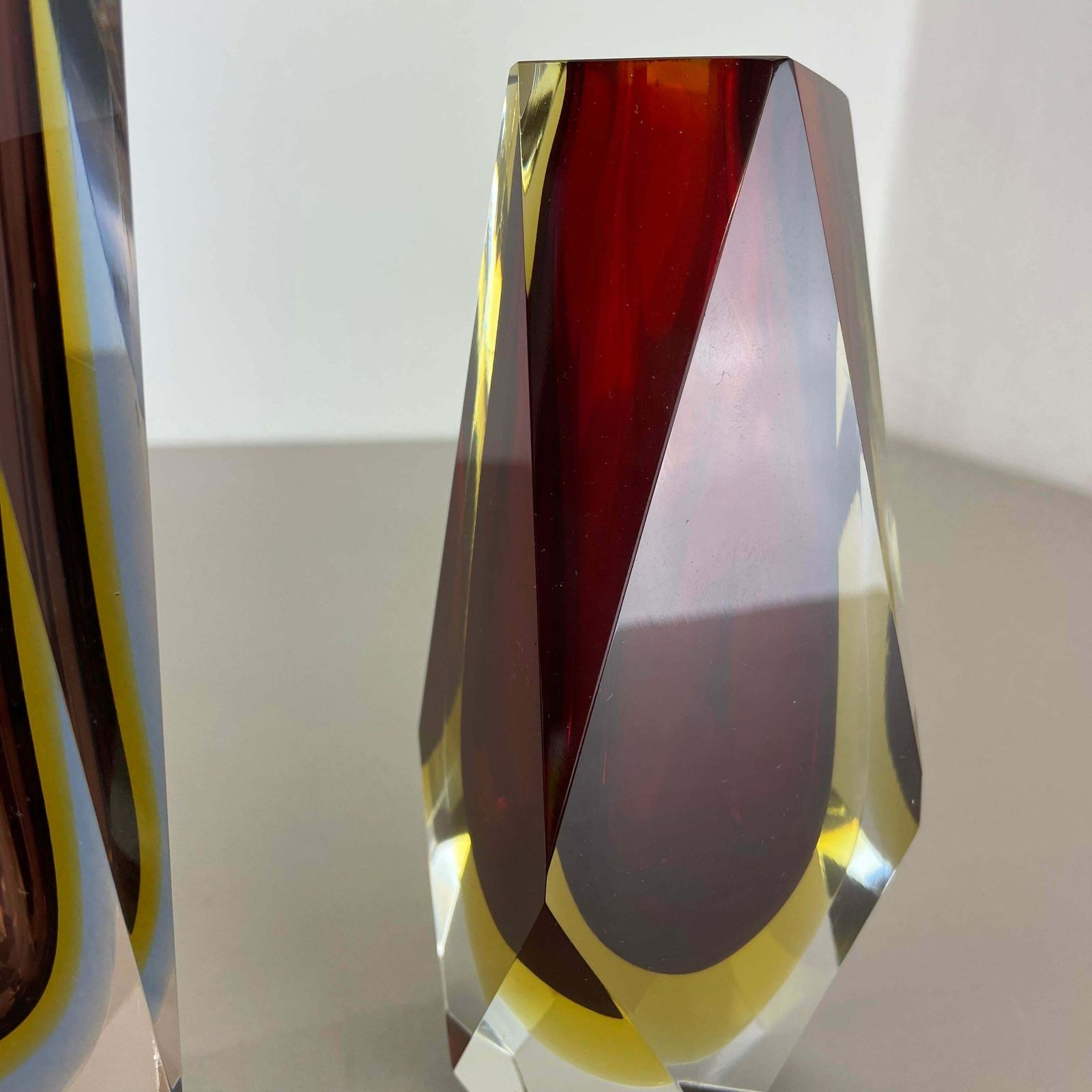 photo vintage Set Of 2 Faceted Murano Glass Sommerso Vase Designed By Flavio Poli Italy, 1970s