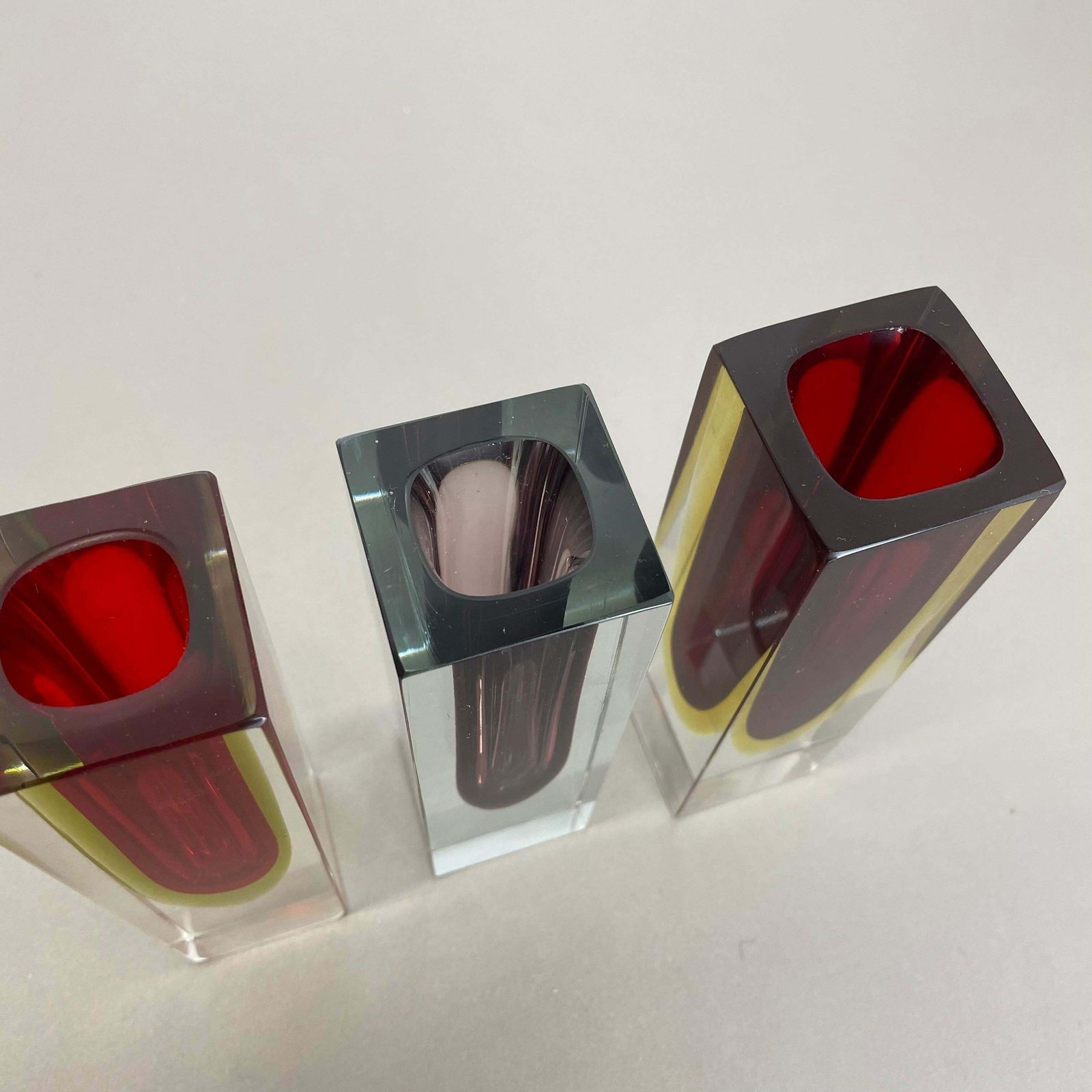 photo vinterior Rare Set Of 3 Multicolour Faceted Murano Glass Sommerso Cube Vases, Italy, 1970s