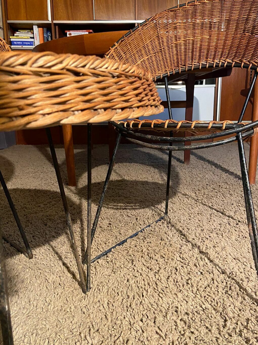 Set Of 2 Raoul Guy Wicker Armchairs And Coffee Table 1950 photo vinterior