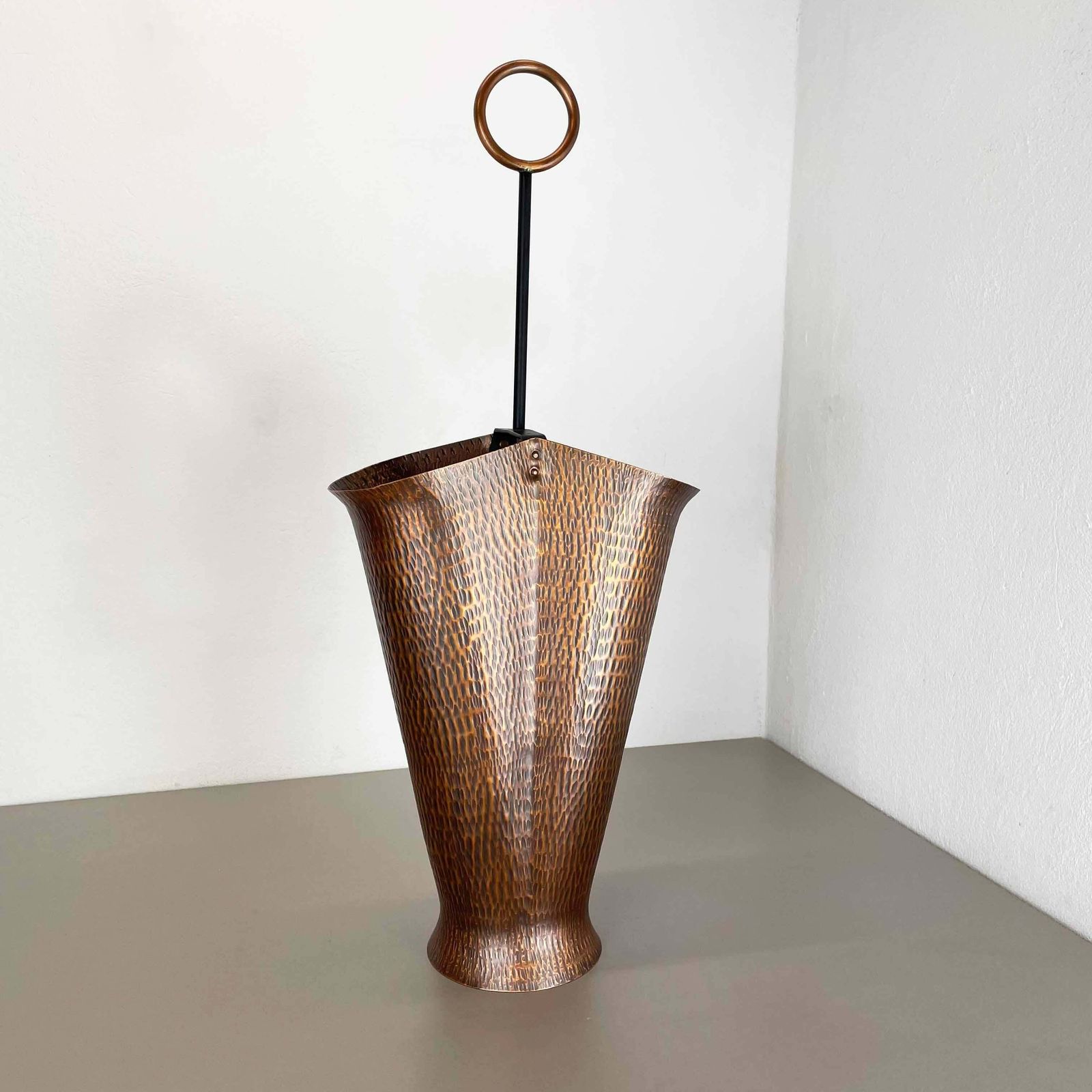 Original Metal Copper Brutalist Hollywood Regency Umbrella Stand Germany, 1970s photo furniture