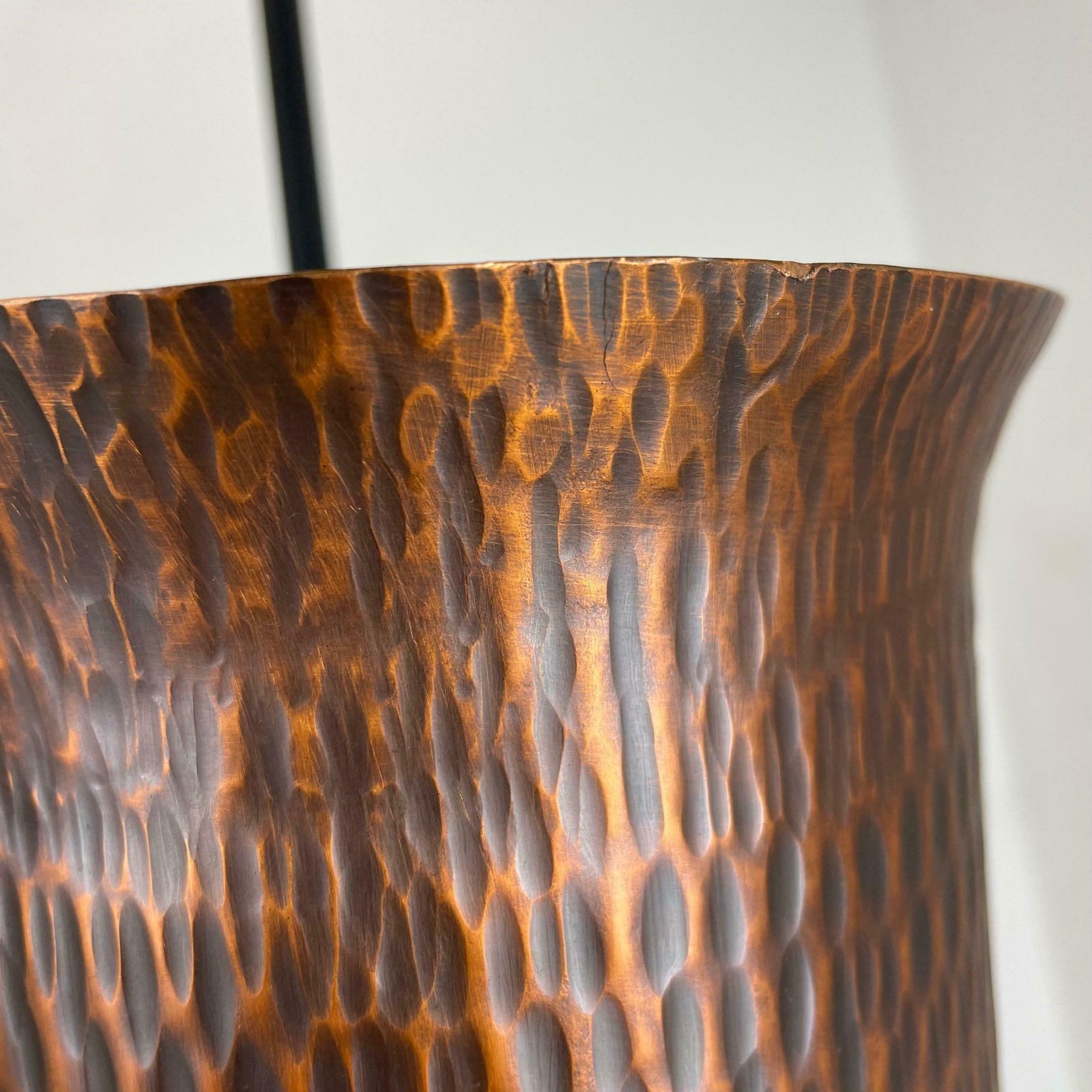 photo vintage Original Metal Copper Brutalist Hollywood Regency Umbrella Stand Germany, 1970s