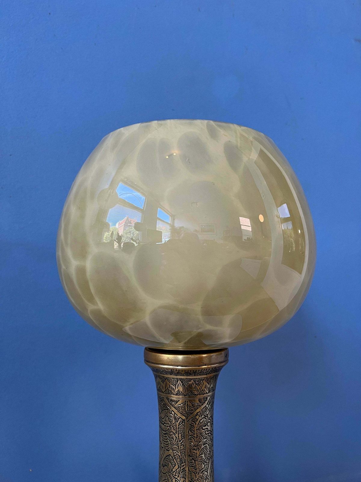 Antieke Art Deco Glazen Lamp Met Bronzen Voet photo buy