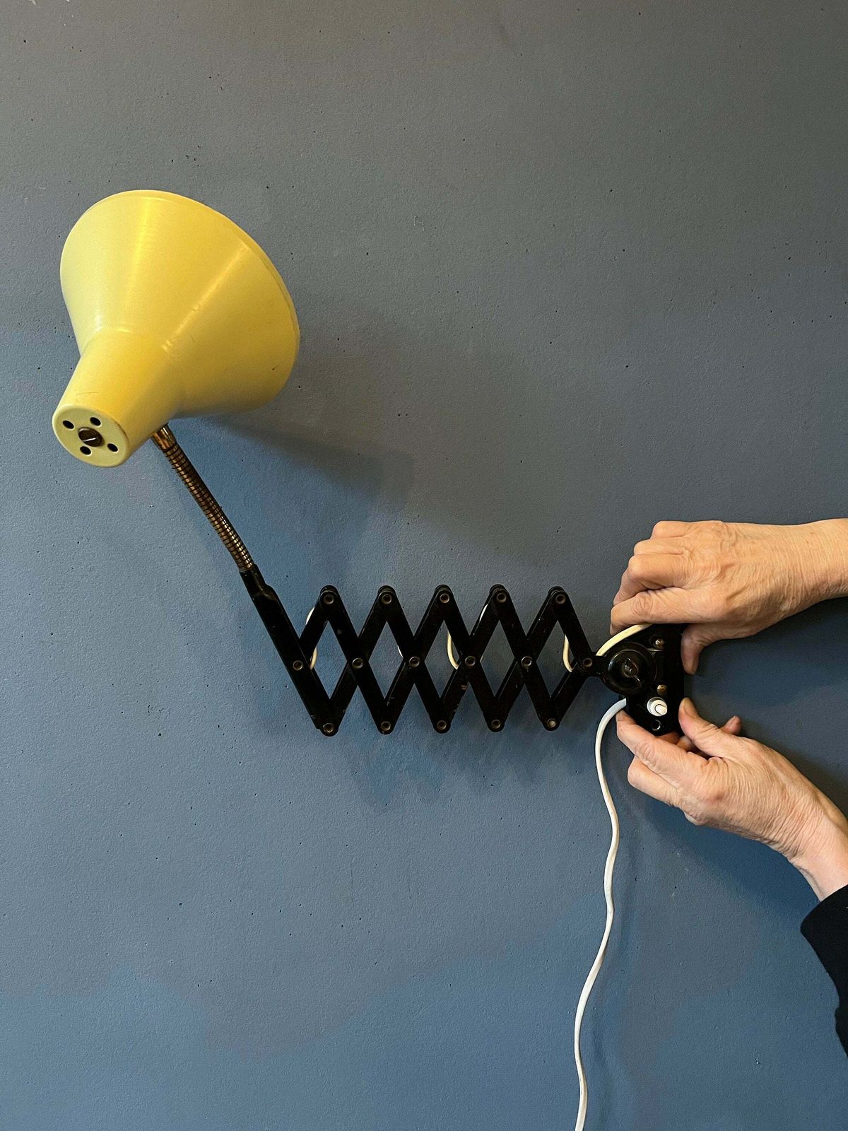Vintage Schaarlamp / Mid Century Modern Wandlamp photo furniture