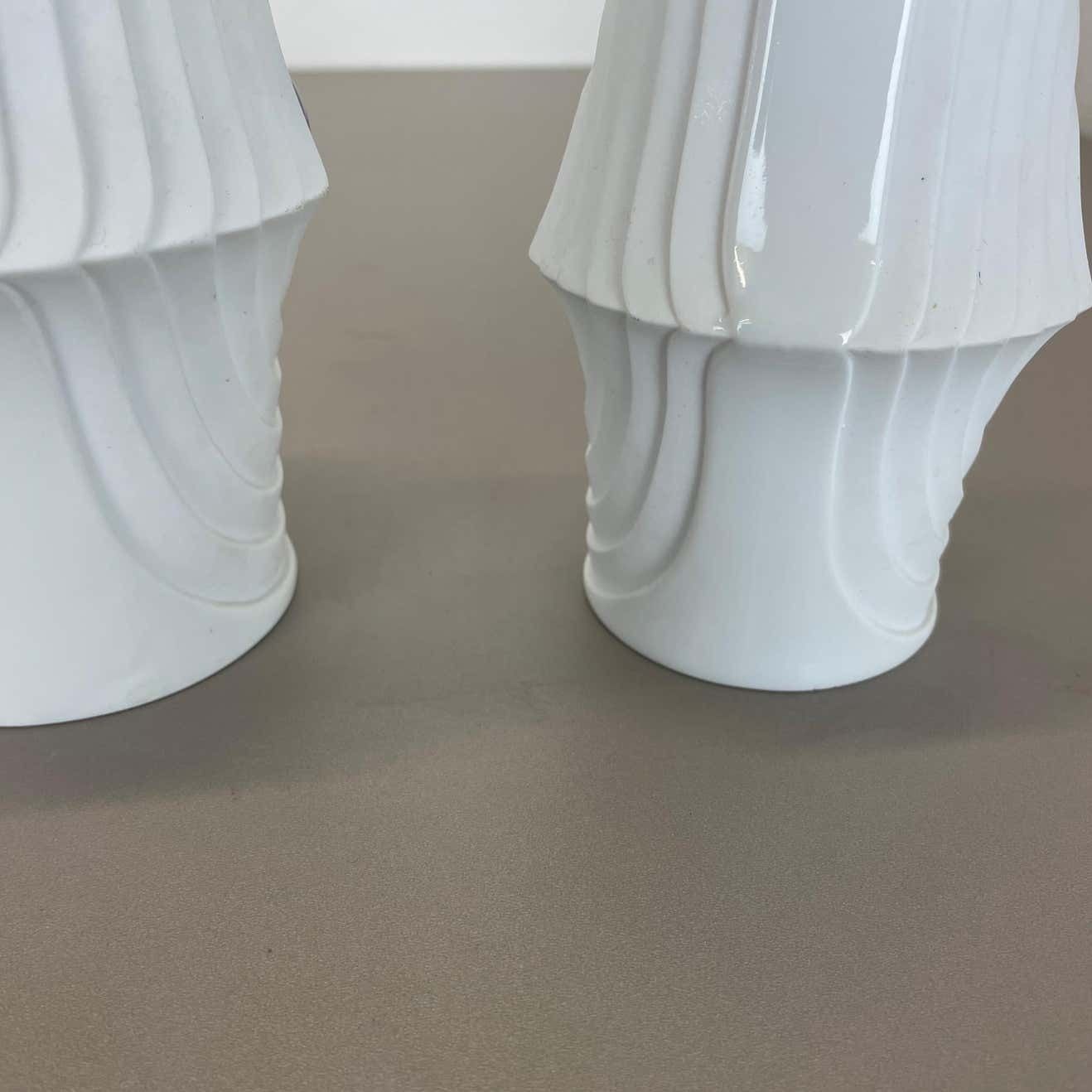 photo vintage Set Of 2 Original Porcelain Op Art Vase Made By Royal Bavaria Kpm Germany, 1970s