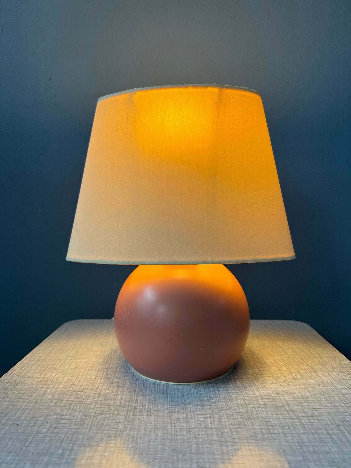 Kleine Roze Eclectische Bureaulamp, Boho photo for sale