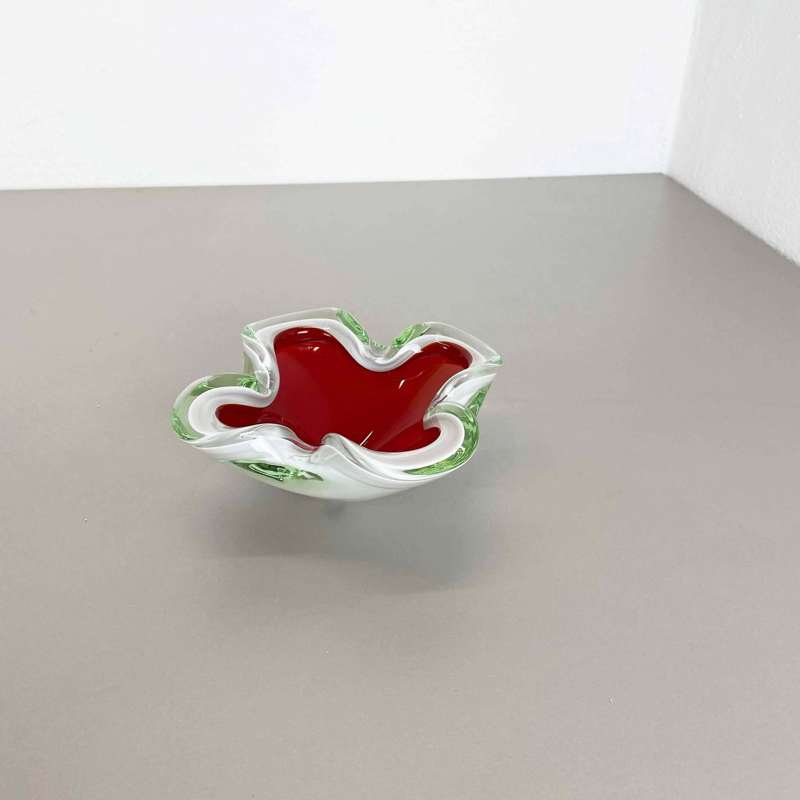 Large Murano Glass White Red Bowl Shell Ashtray Murano Italy 1970s photo for sale