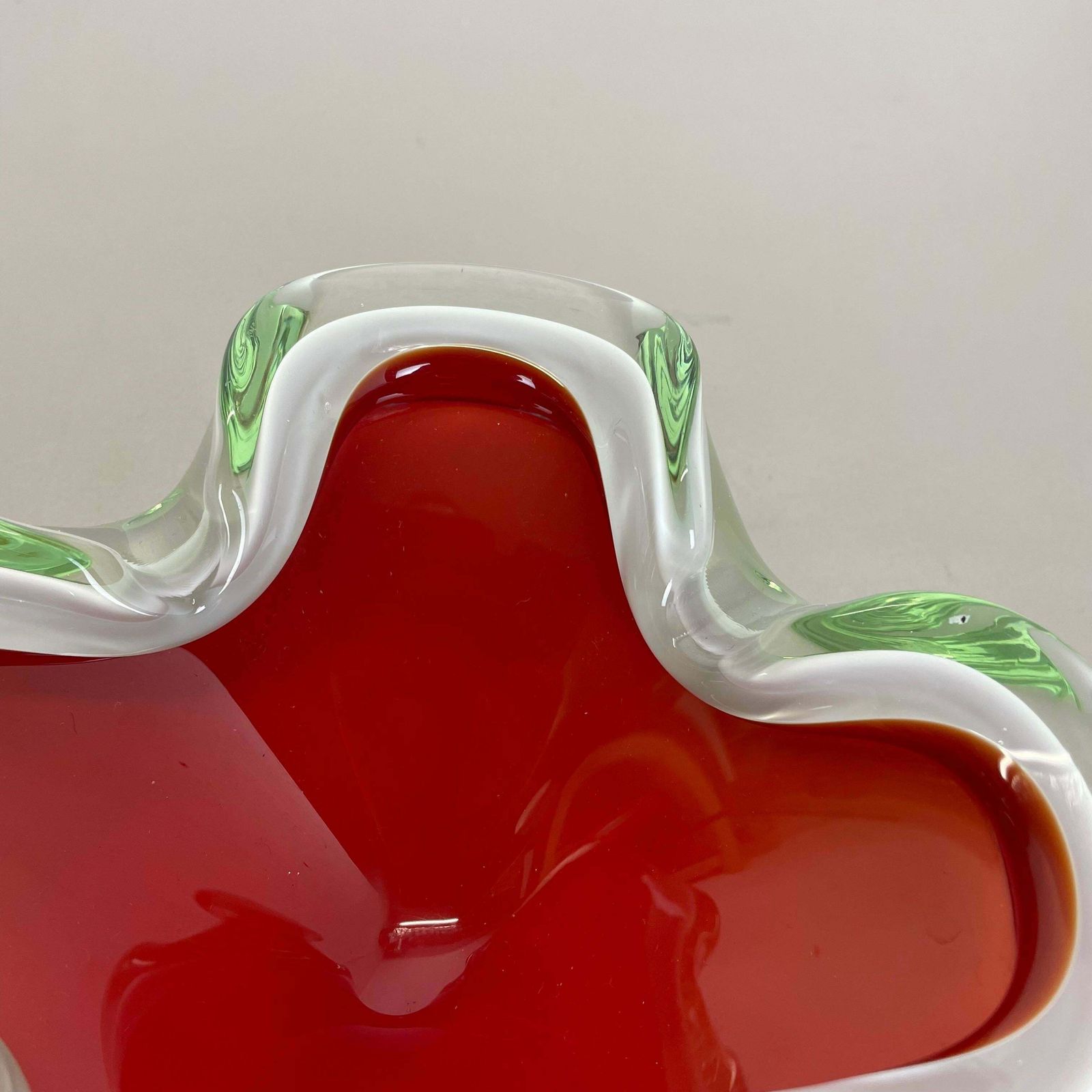 photo for sale Large Murano Glass White Red Bowl Shell Ashtray Murano Italy 1970s