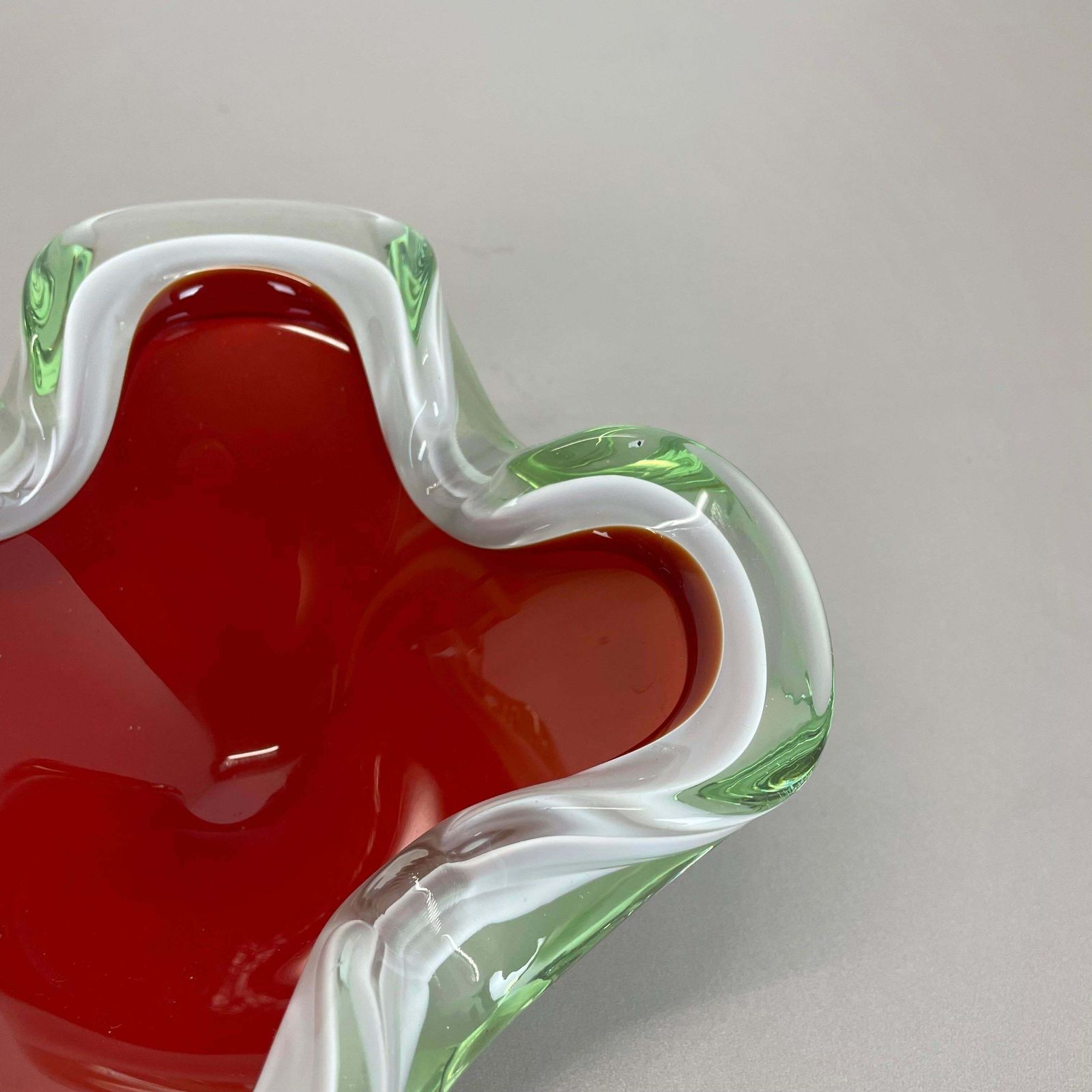 Home Decor Large Murano Glass White Red Bowl Shell Ashtray Murano Italy 1970s photo