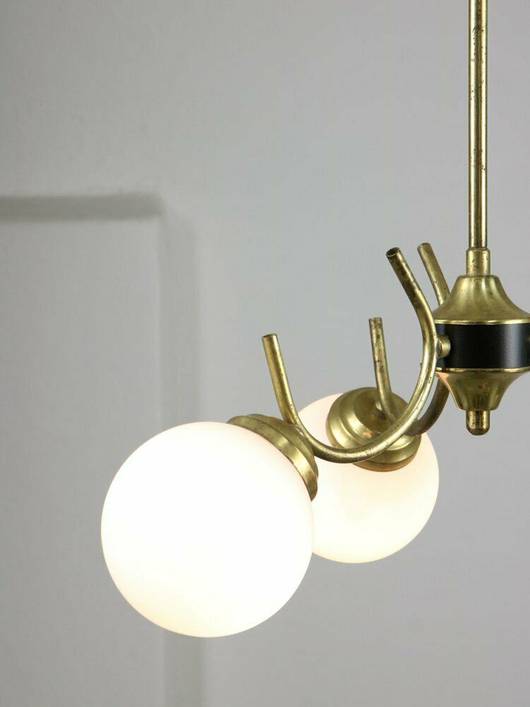 photo vinterior Mid Century Italian Chandelier In Brass And Opaline Glass