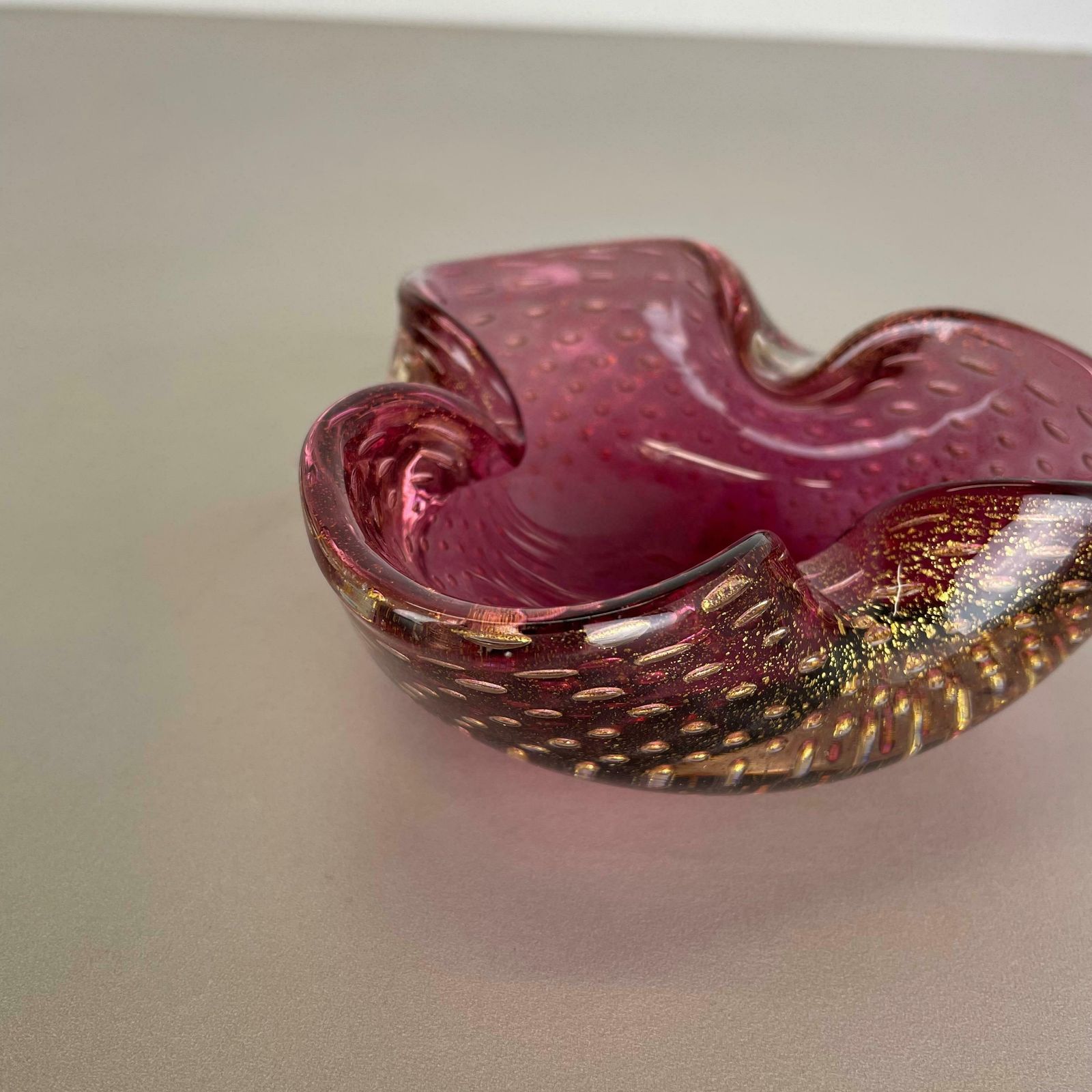 Murano Glass Pink Gold Dust Bowl Element Shell Ashtray Murano Italy 1970s photo vinterior