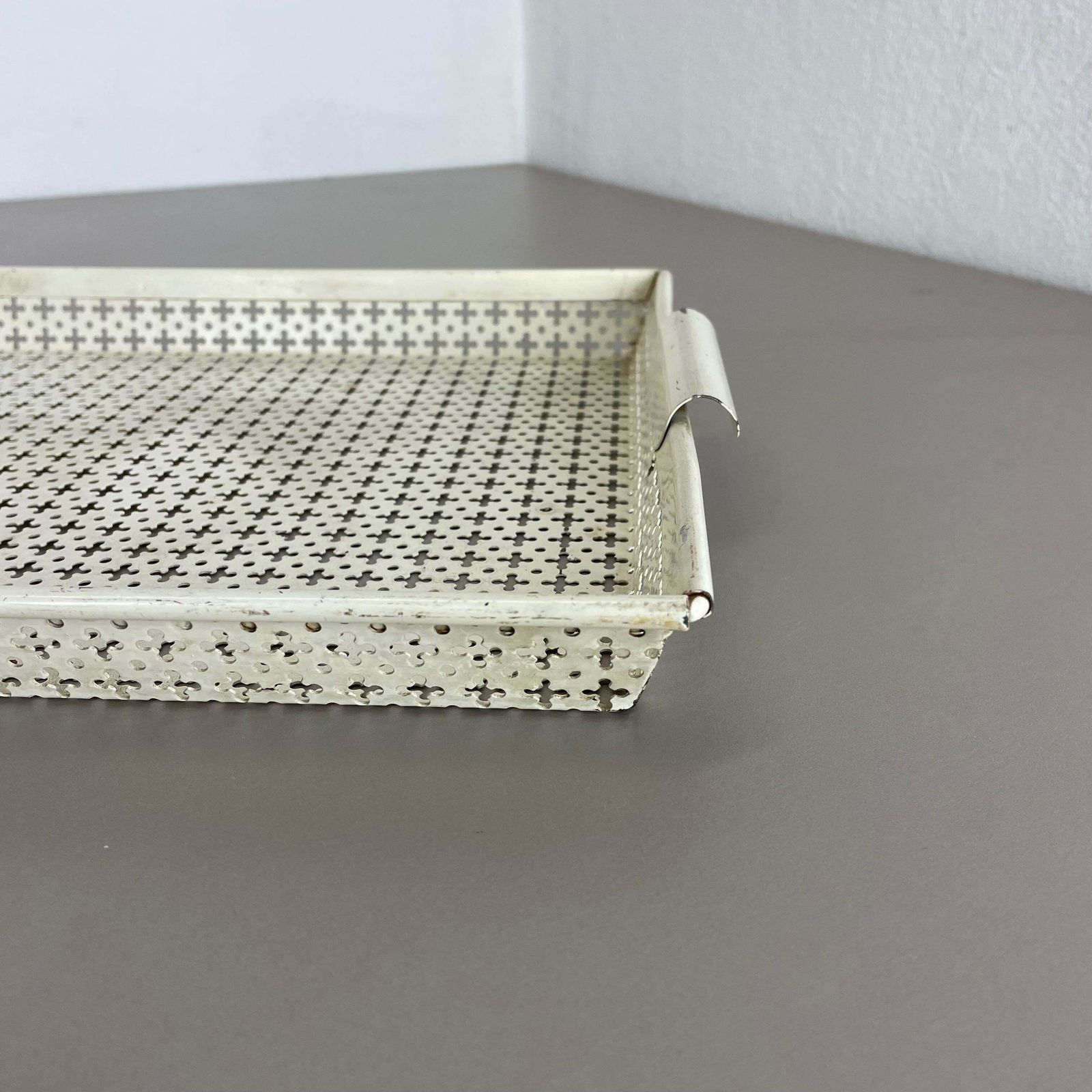 photo vinterior Original French Modernist Metal Tray Rigituelle By Mathieu Matégot 1950s