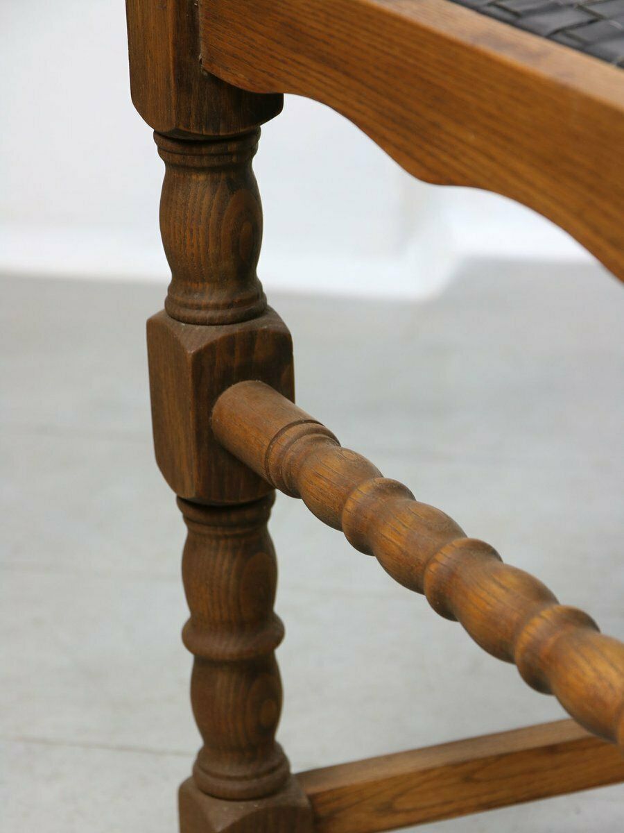 photo vintage Vintage Medieval Chairs In Oak, Set Of 4