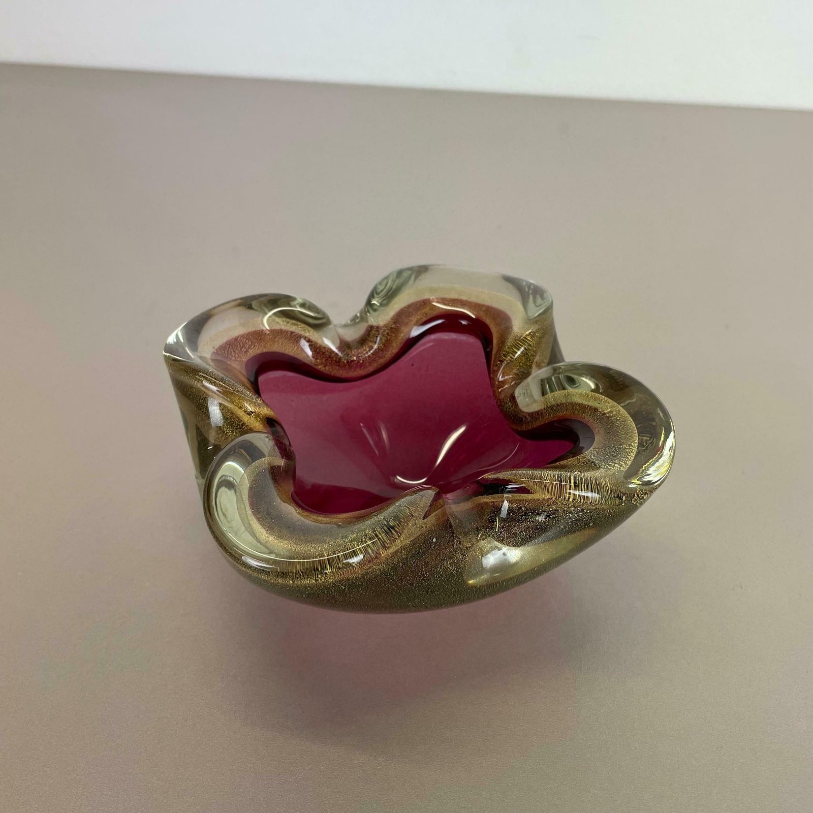 Large Murano Glass "Pink Gold" Bowl Element Shell Ashtray Murano, Italy, 1970s photo for sale