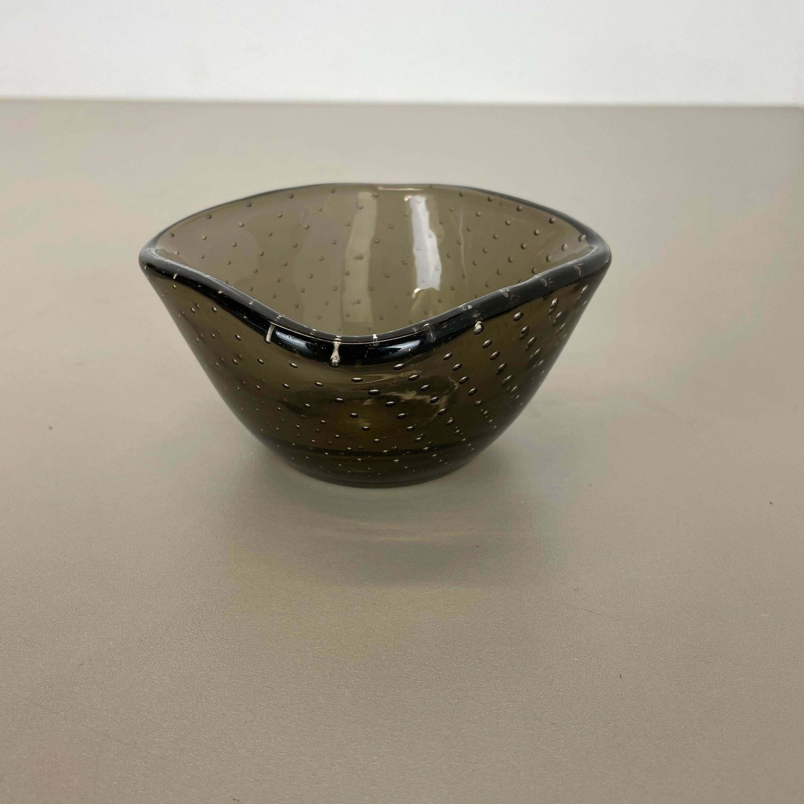 Glass Bullicante "Green" Bowl Element Shell Ashtray By Venini Murano, Italy 1970 photo furniture